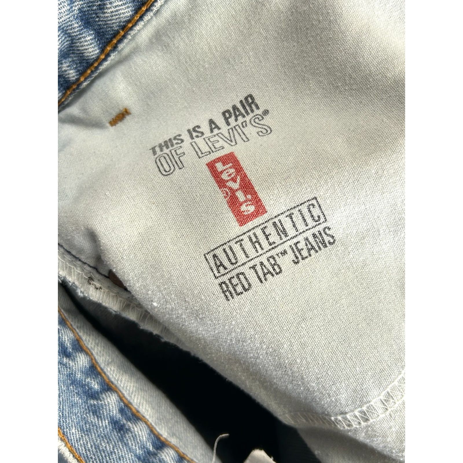 Levi's VINTAGE Levi’s Jeans 560 38 x 34 USA Distressed 5-Pocket Denim Jeans - Relaxed Fit, Tapered, Blue, Vintage Size US 38 / EU 54 - 7 Thumbnail