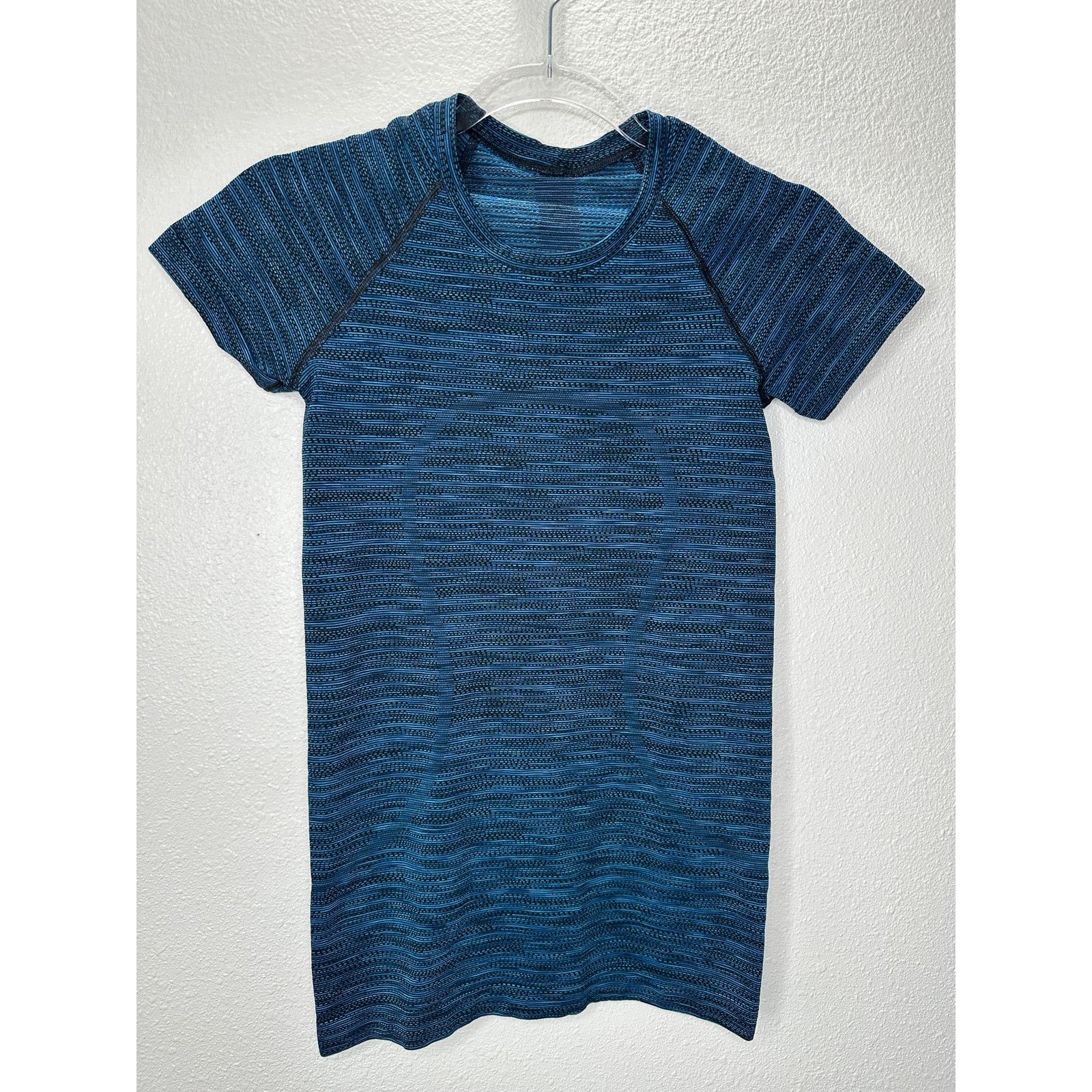 Lululemon Lululemon Blue & Black Stripe Swiftly Tech Short Sleeve Tee Size S / US 4 / IT 40 - 1 Thumbnail