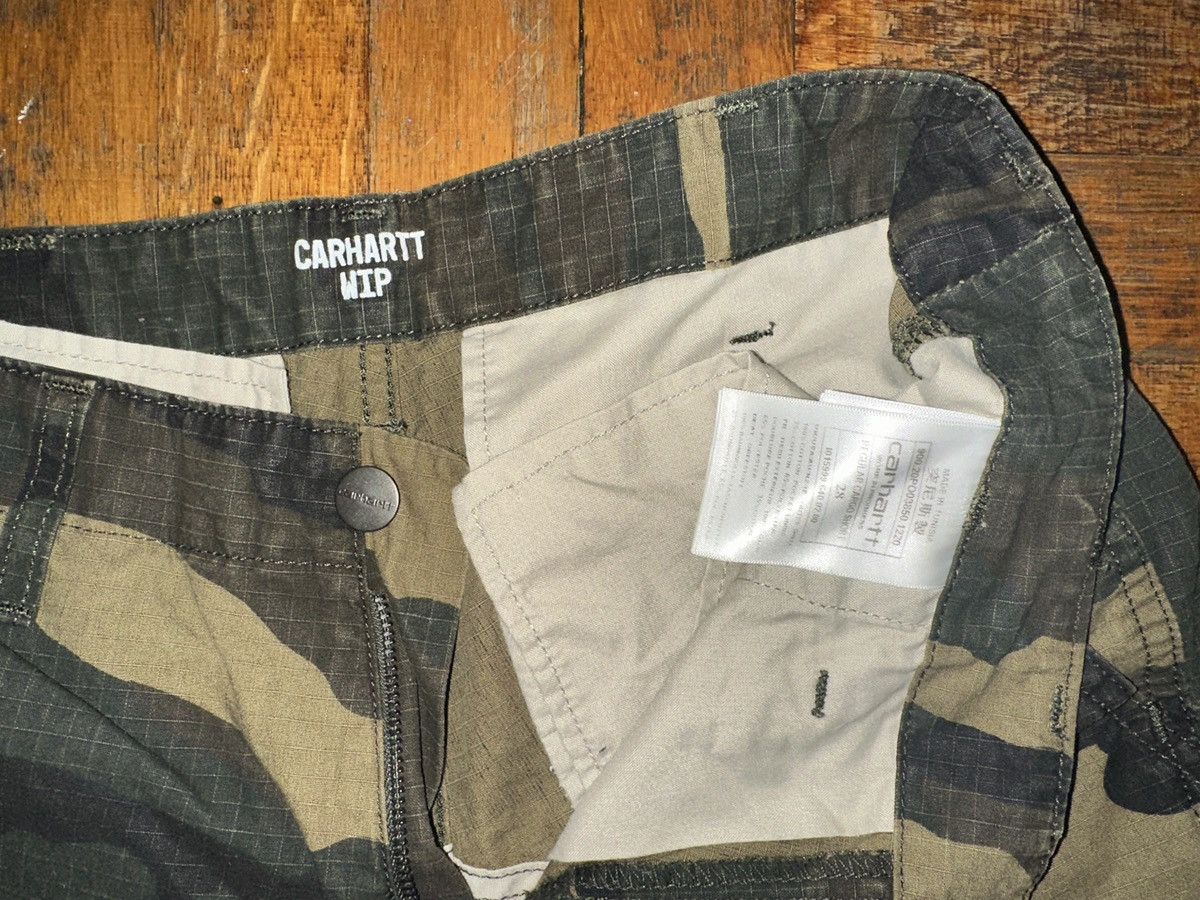 Carhartt Wip Carhartt WIP Cargo Camo Short Size US 28 / EU 44 - 4 Thumbnail