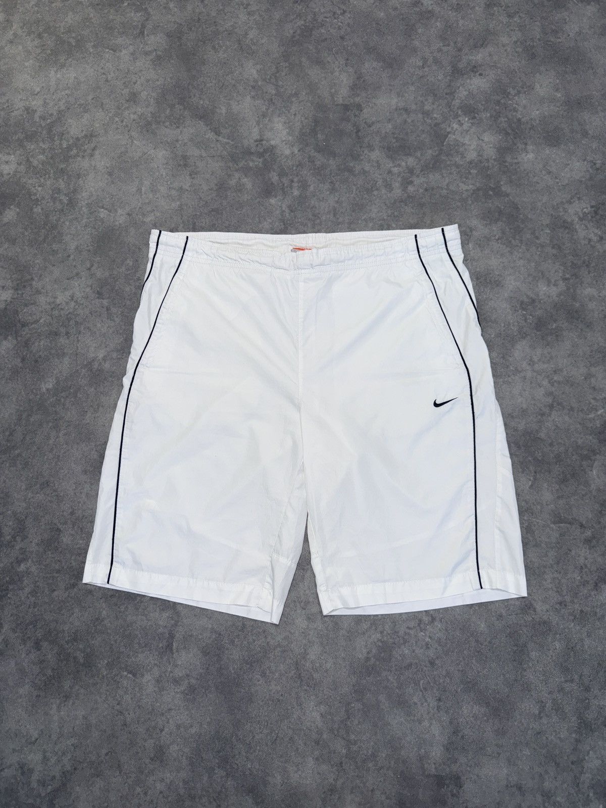Nike Vintage nike athletic shorts 00s wide cargo baggy style Size US 34 / EU 50 - 2 Thumbnail