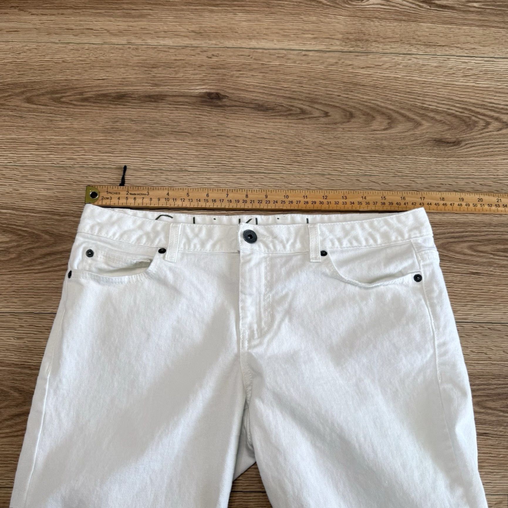 Calvin Klein CALVIN KLEIN VINTAGE White Bermuda Shorts Size 30 Cuffed Women's Size 30" / US 8 / IT 44 - 3 Thumbnail