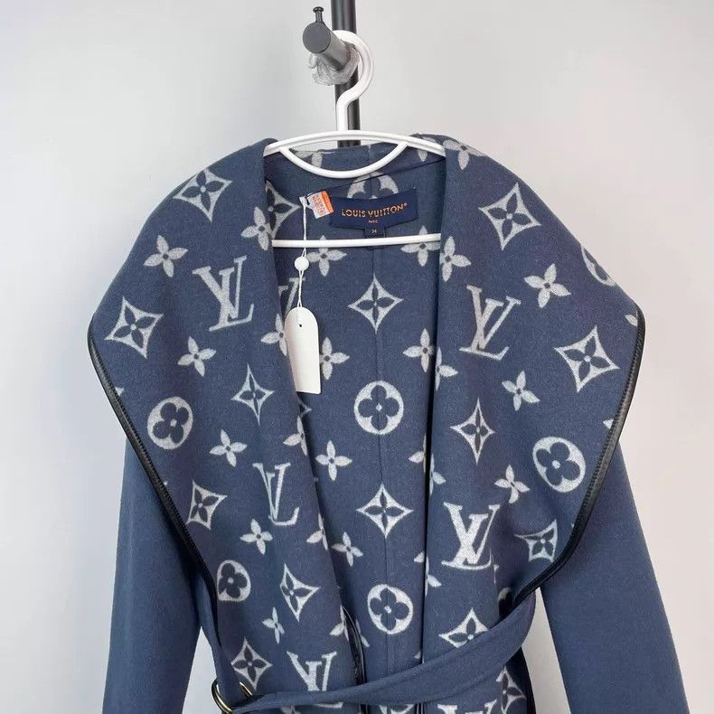 Louis Vuitton Louis Vuitton Blue big presbyopic full print bathrobe shor Size XXS / US 00 / IT 34 - 2 Thumbnail