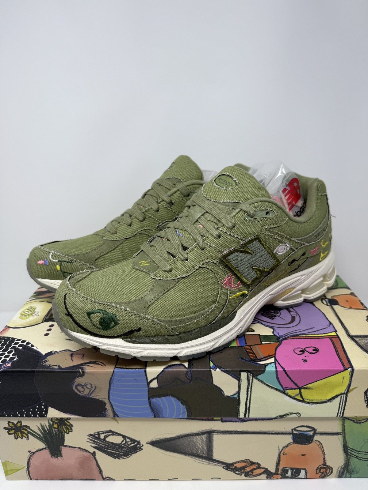 New Balance New Balance 2002R Bryant Giles What Now? M2002RAG Men's size Size US 11 / EU 44 - 5 Thumbnail