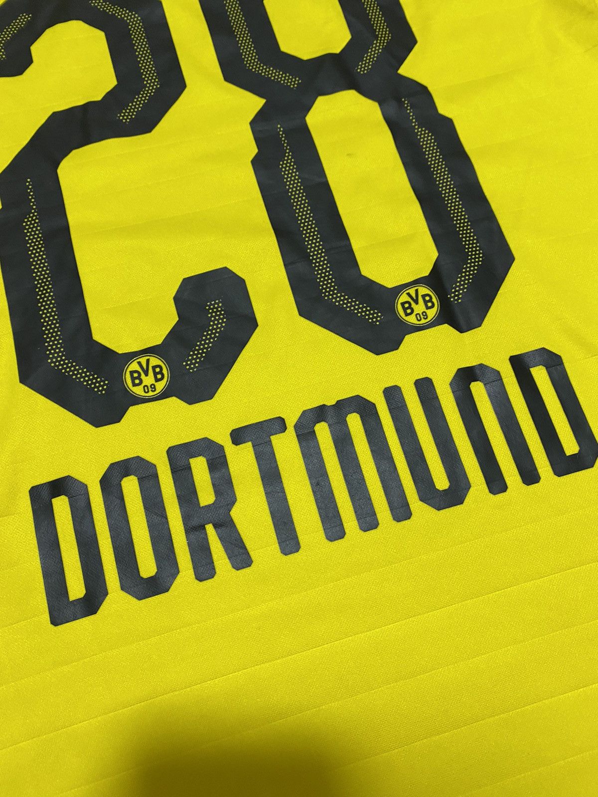 Puma Puma BVB Borussia Dortmund 18-19 Witsel #28 Soccer Jersey Size US M / EU 48-50 / 2 - 21 Thumbnail