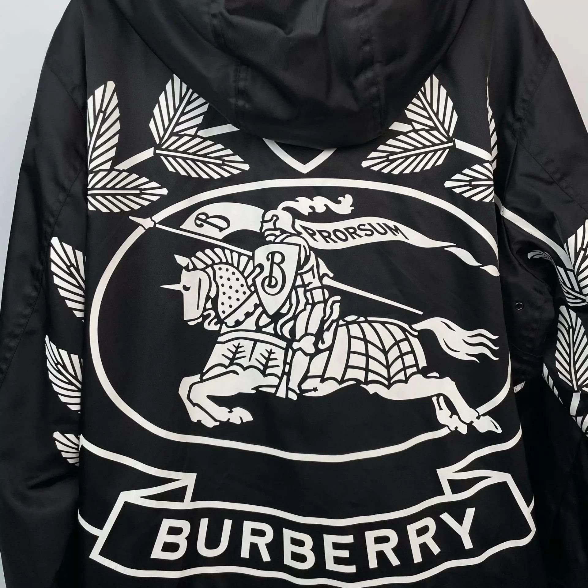 Burberry Burberry Horseferry Print Cotton Puffer Jacket M Black Size US M / EU 48-50 / 2 - 3 Thumbnail