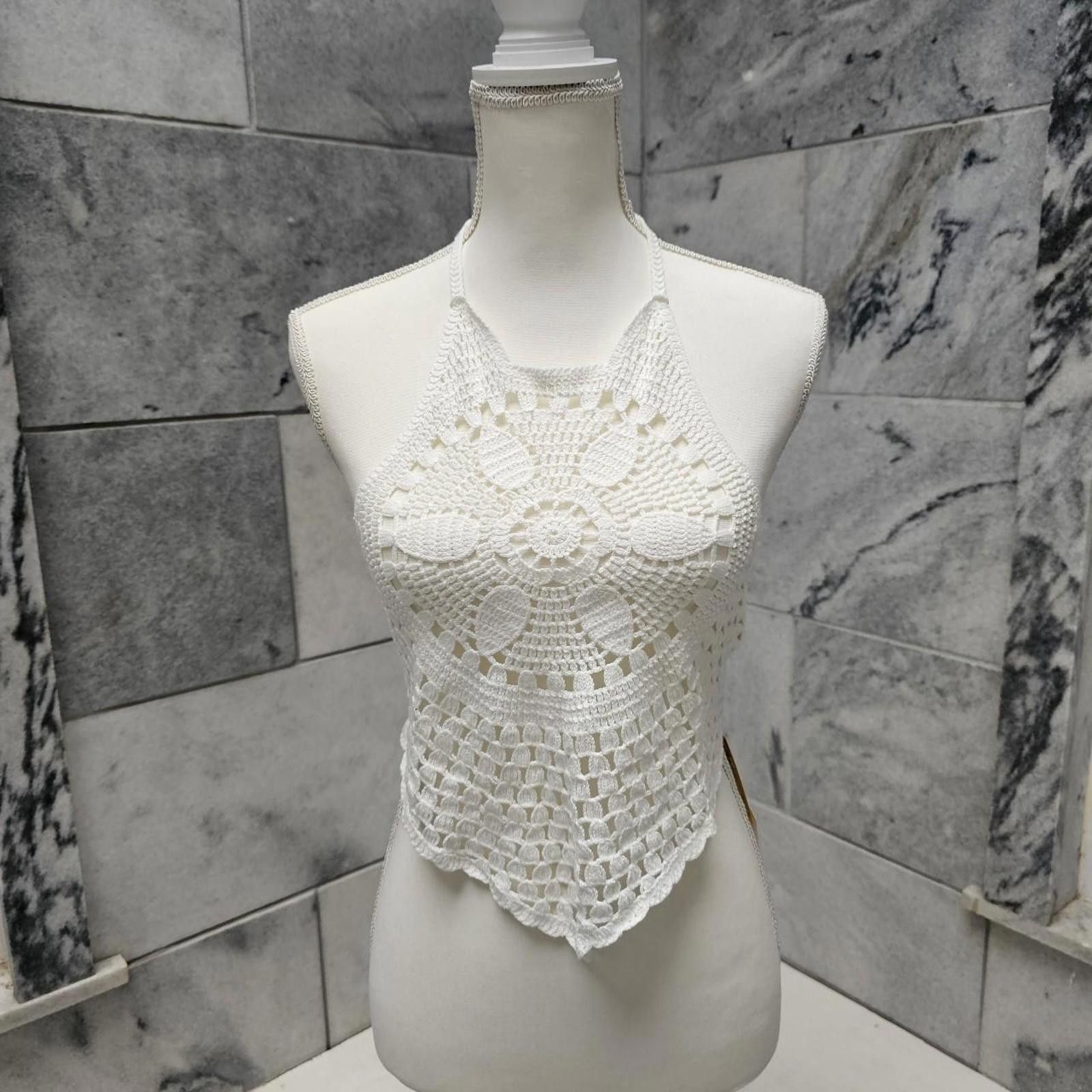 Designer Lovetree Design Women's White Crochet Halter Top Size L / US 10 / IT 46 - 1 Thumbnail