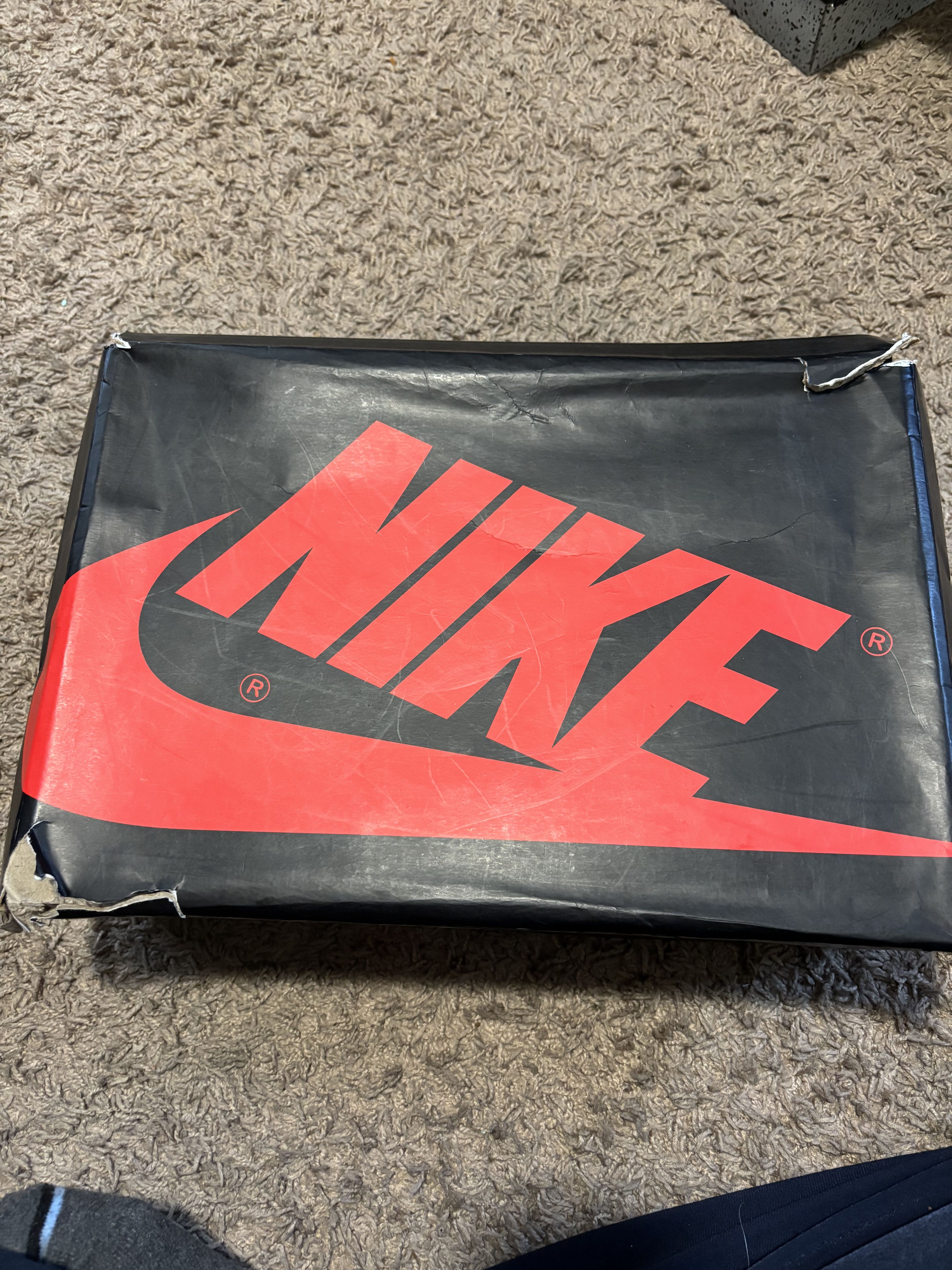 Jordan Brand Jordan 1 OG Royal Toe Size US 10.5 / EU 43-44 - 4 Thumbnail