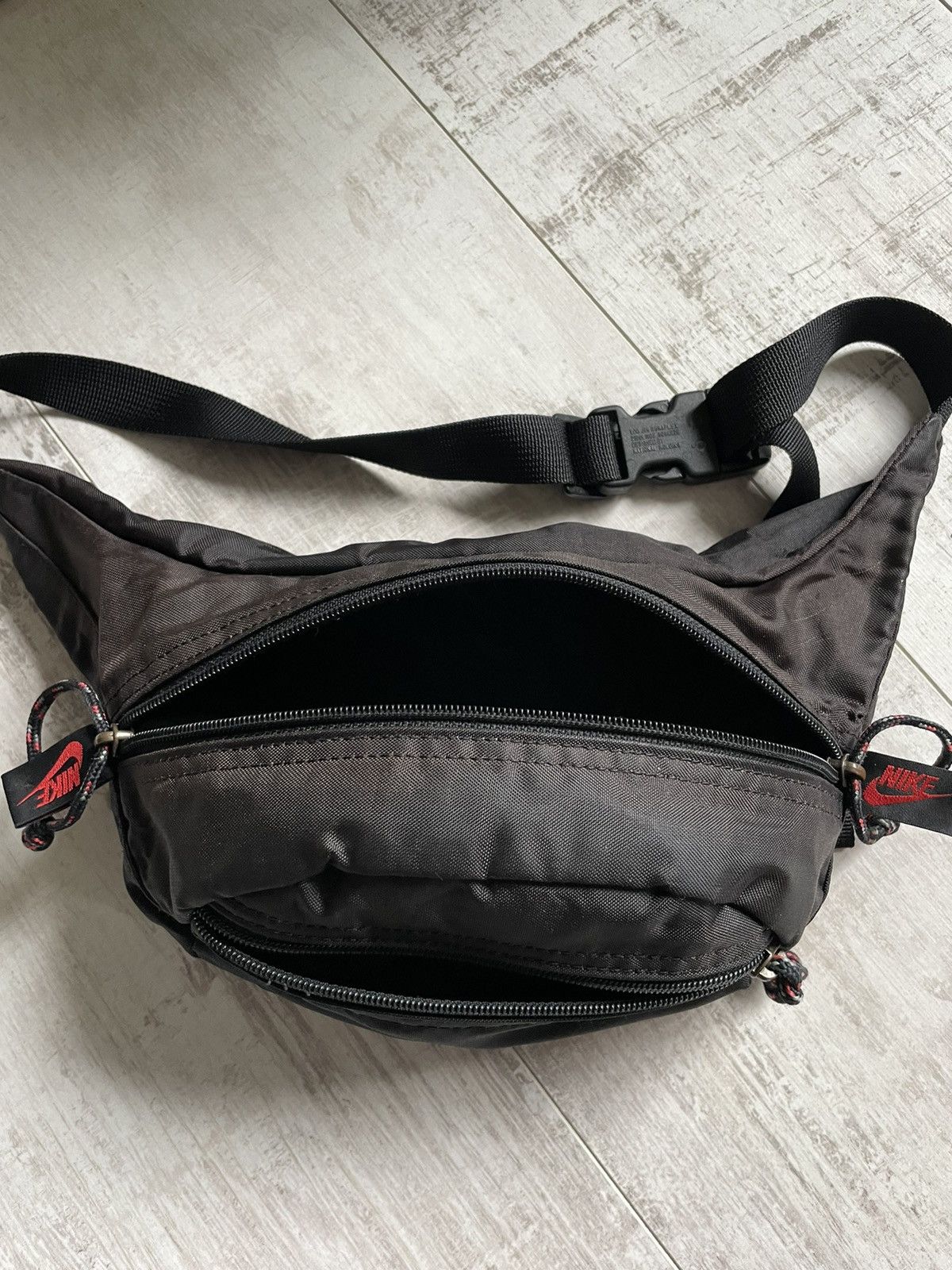 Nike × Vintage Vintage Nike 90’s Sling Bag Messenger Brown Y2K Swoosh Size ONE SIZE - 8 Thumbnail