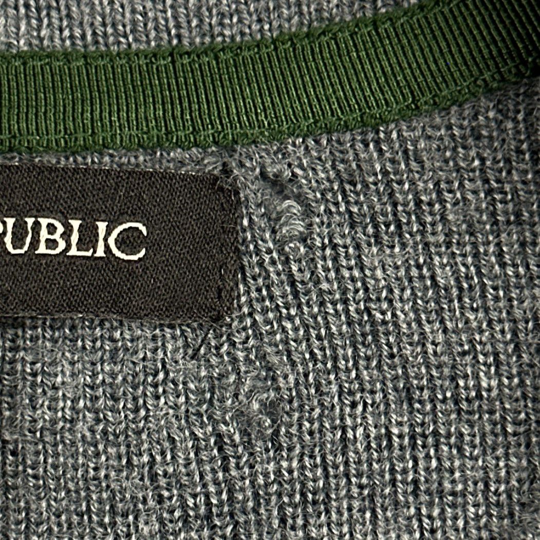 Banana Republic Banana Republic Sweater Adult MEDIUM Gray Merino Wool Blend Pullover Crew Neck Knit's Solid Color Long Sleeve Regular Fit Mens 20x27.500 Size US M / EU 48-50 / 2 - 7 Thumbnail