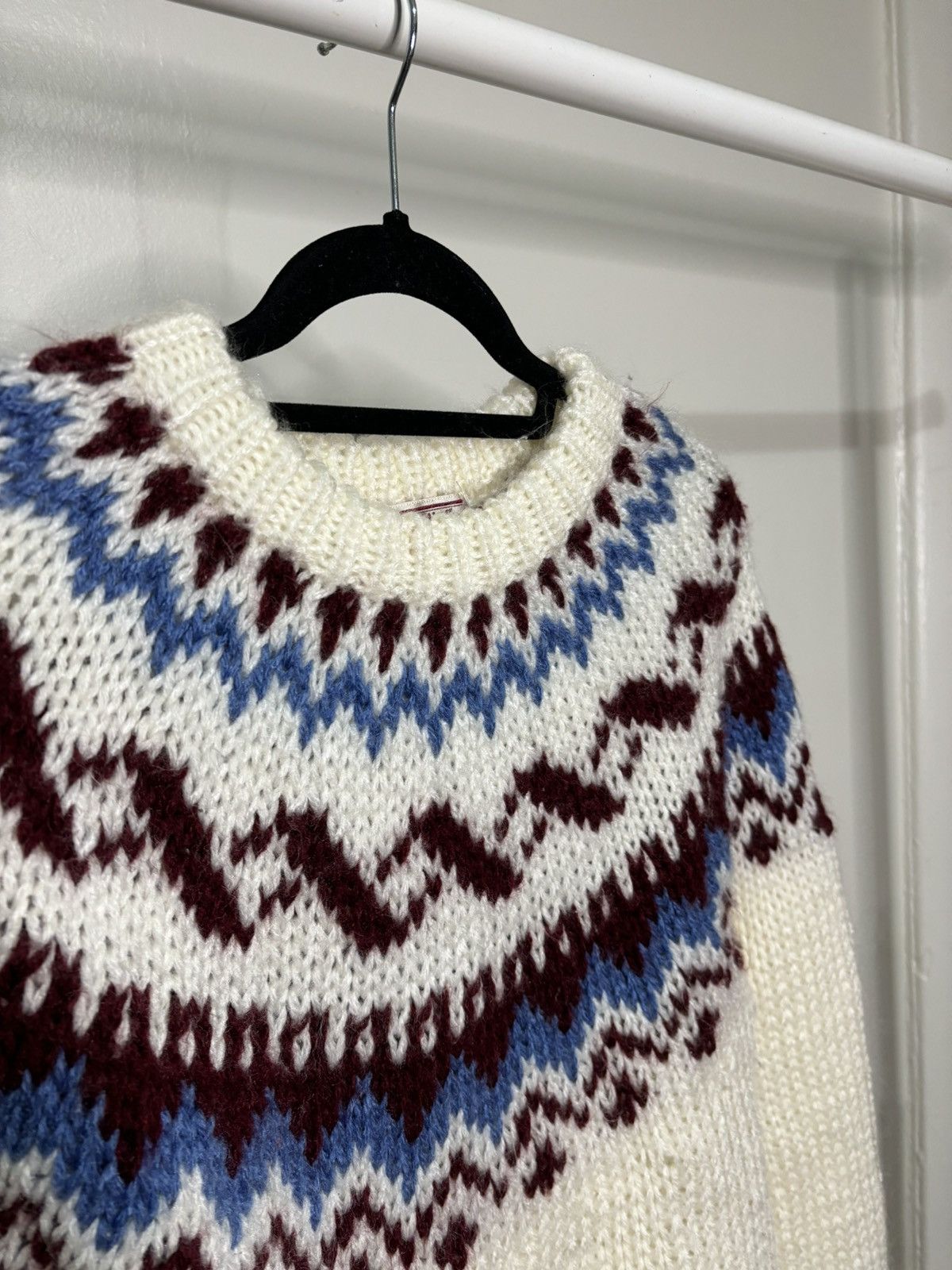 Vintage Vintage 1970s Patterned Cream Acrylic Knit Sweater Size US S / EU 44-46 / 1 - 2 Thumbnail