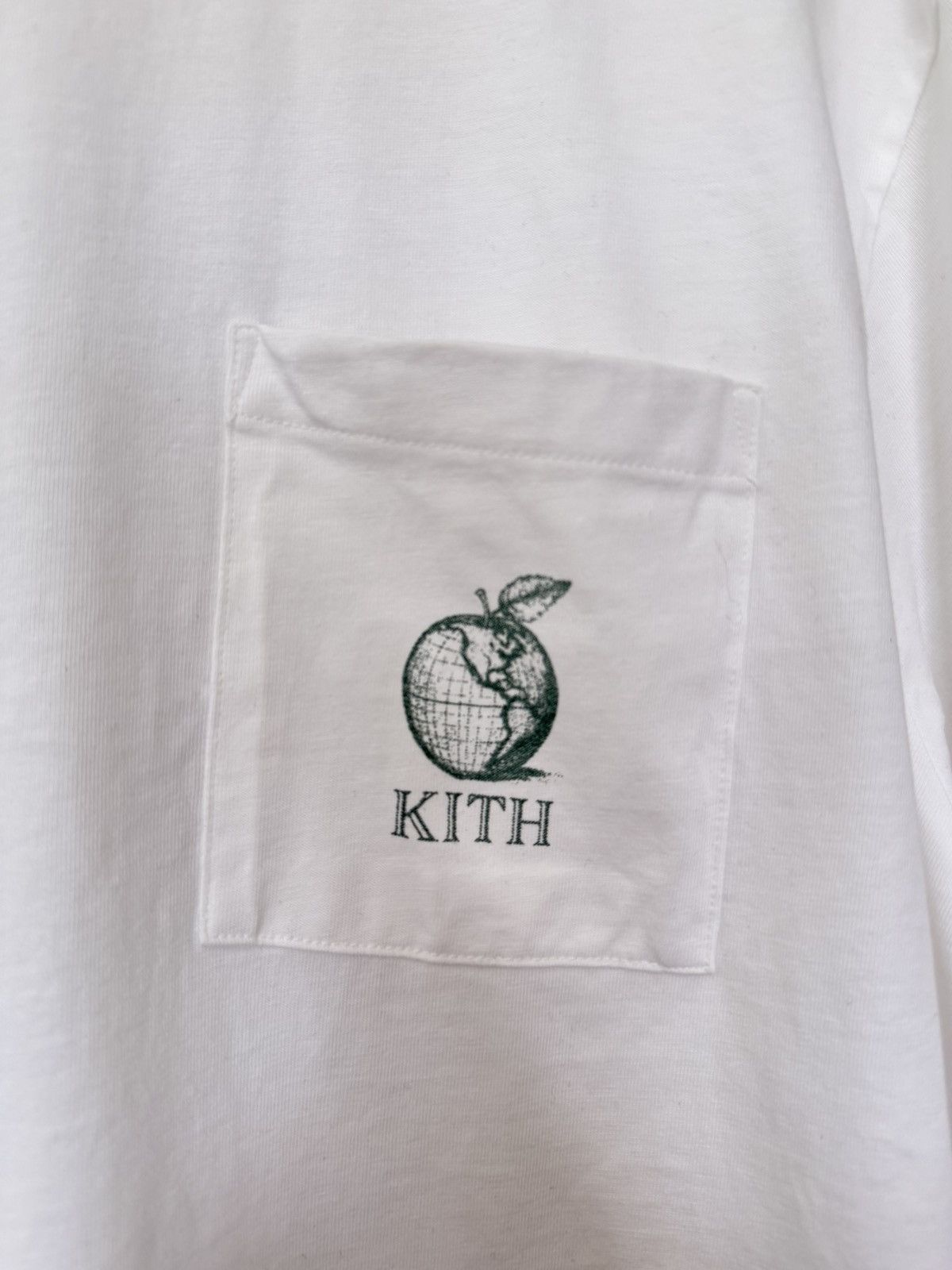Kith × Vintage Kith Apple Statue of Liberty LSTee Size US L / EU 52-54 / 3 - 5 Thumbnail