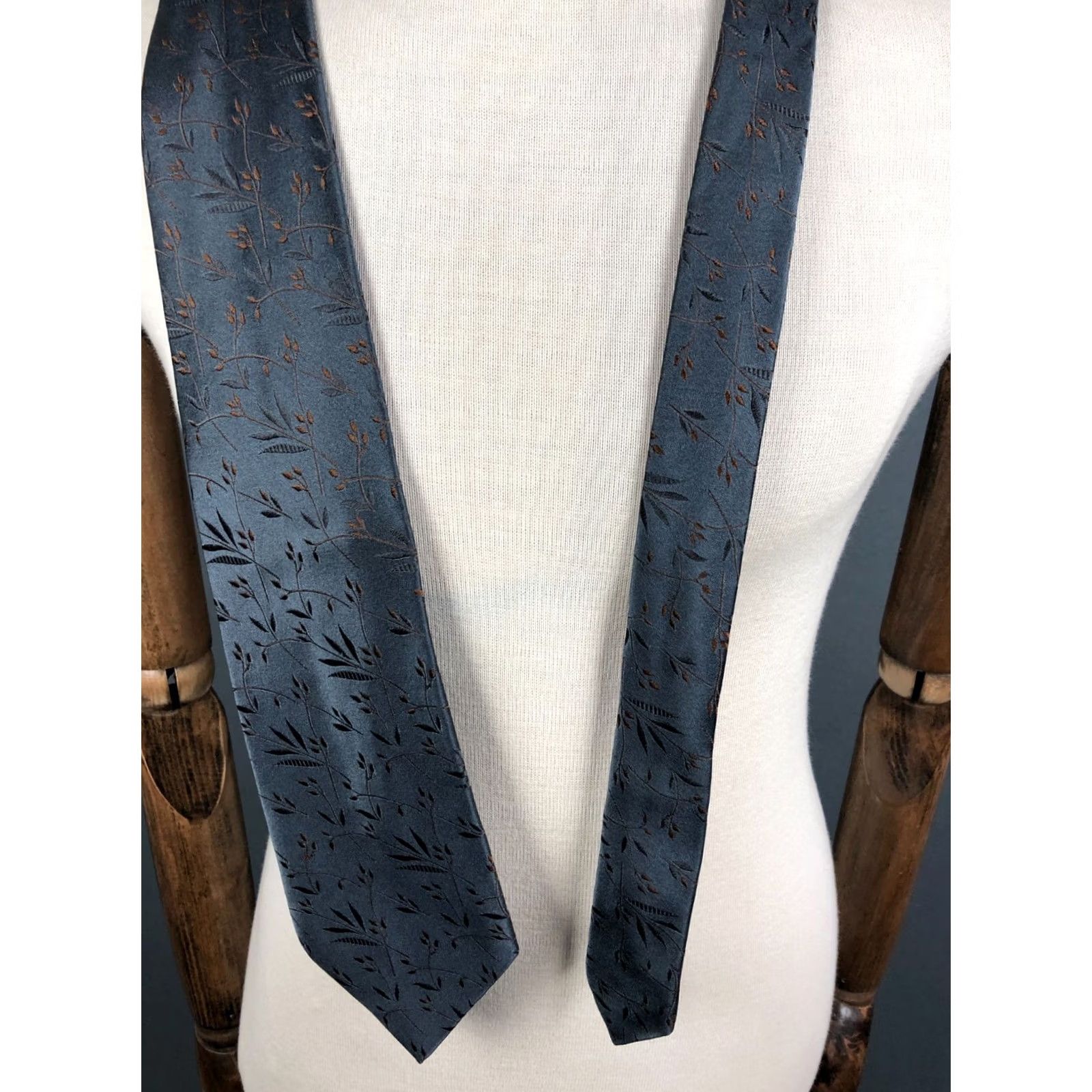 Dolce & Gabbana Dolce&Gabbana Men's Tie Gray Silk Floral Necktie Classic Handmade Clip Adjustable Width 3.9" Length 57.9" Silk Floral Pattern Luxury Size ONE SIZE - 2 Thumbnail