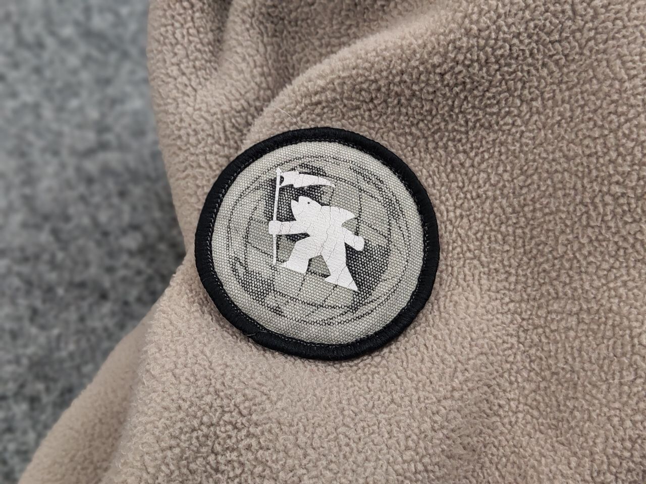 Gotcha Vintage 90's Gotcha Beige Fleece Zip Logo Pocket Hoodie Size US L / EU 52-54 / 3 - 15 Thumbnail