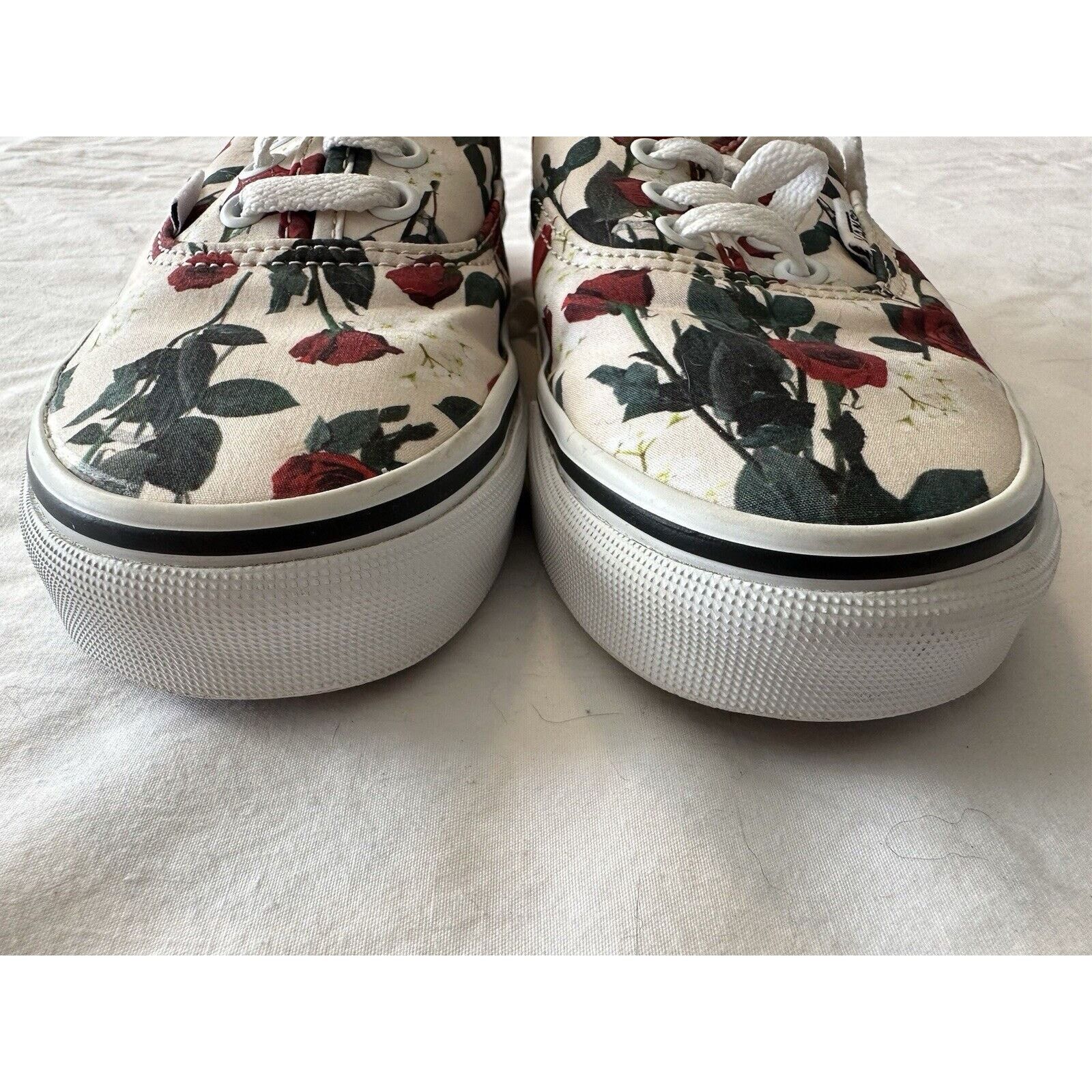 Vans VANS Authentic shoes women Sz 5.5/ Mens 4 Roses Flower Skate Size US 5.5 / IT 35.5 - 13 Thumbnail