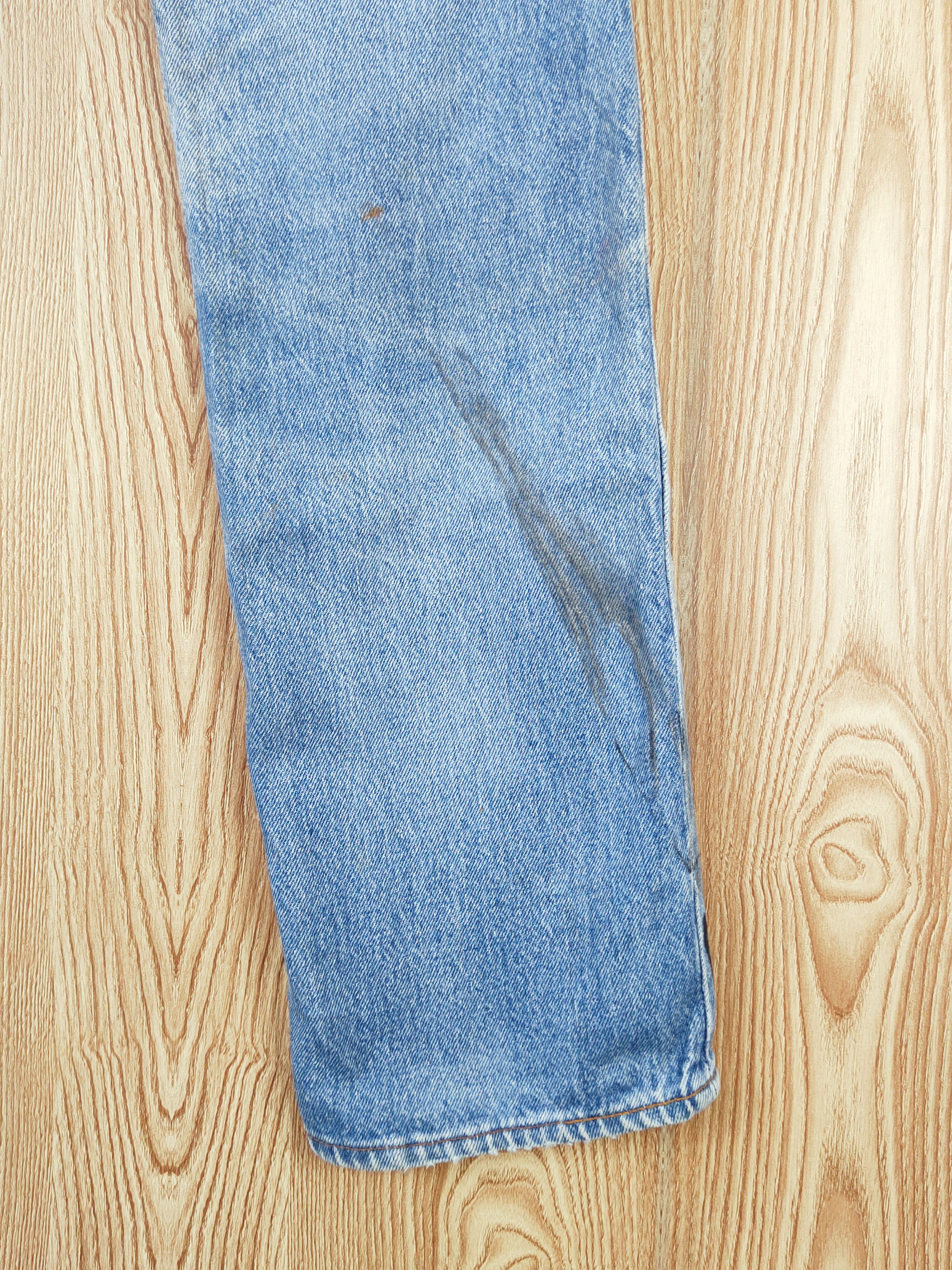 Japanese Brand Levi's Blue Distressed Ripped denim Jeans #W803 Size US 26 / EU 42 - 12 Thumbnail