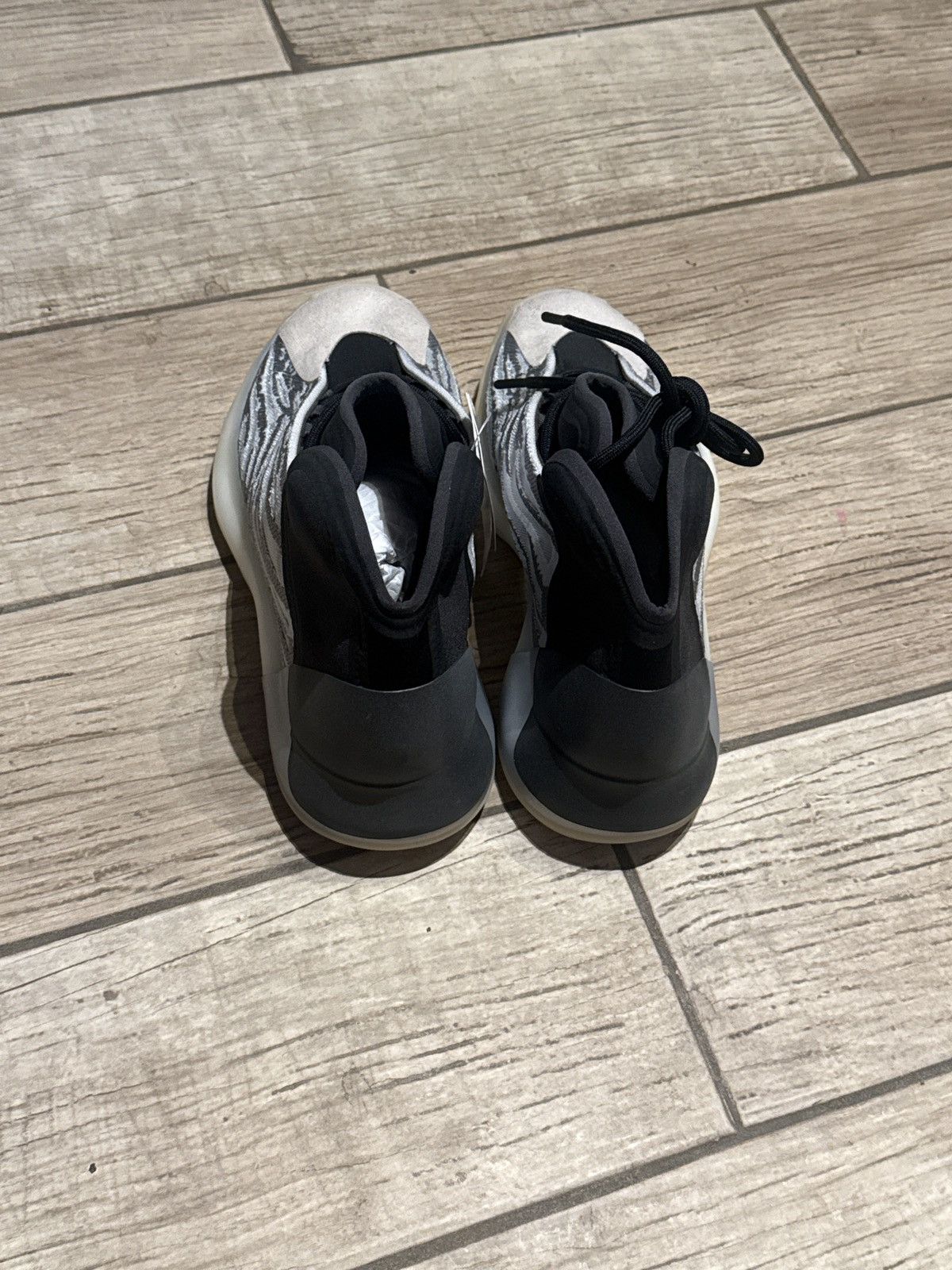 Adidas × Kanye West Adidas Yeezy QNTM Size US 7 / EU 40 - 8 Thumbnail