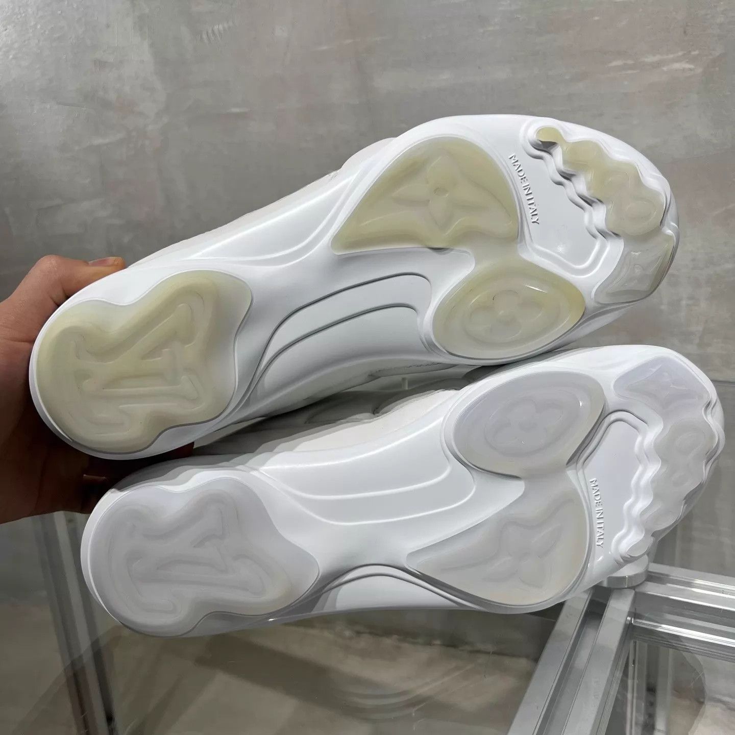 Louis Vuitton Louis Vuitton Footprint white soccer cleats UK8/42 Size US 9 / EU 42 - 7 Thumbnail