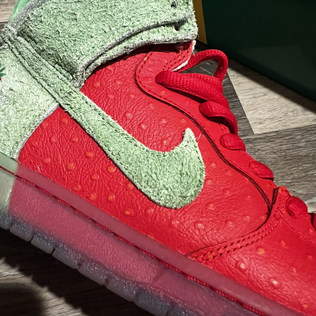 Nike Nike Sb Dunk High Strawberry Cough Size US 10.5 / EU 43-44 - 17 Thumbnail