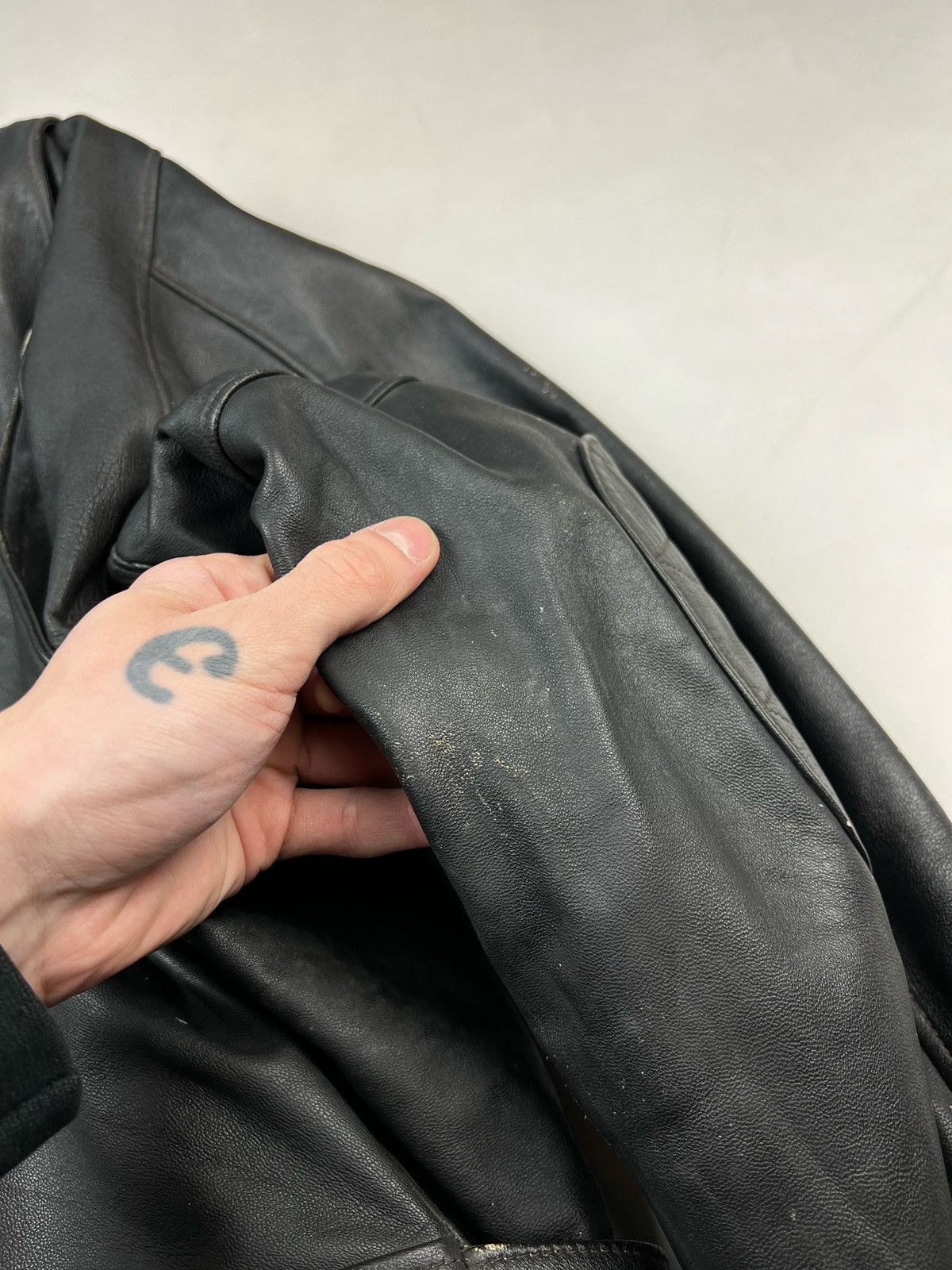 Vintage Vintage Perfecto Leather Jacket Distressed Size US XL / EU 56 / 4 - 24 Thumbnail