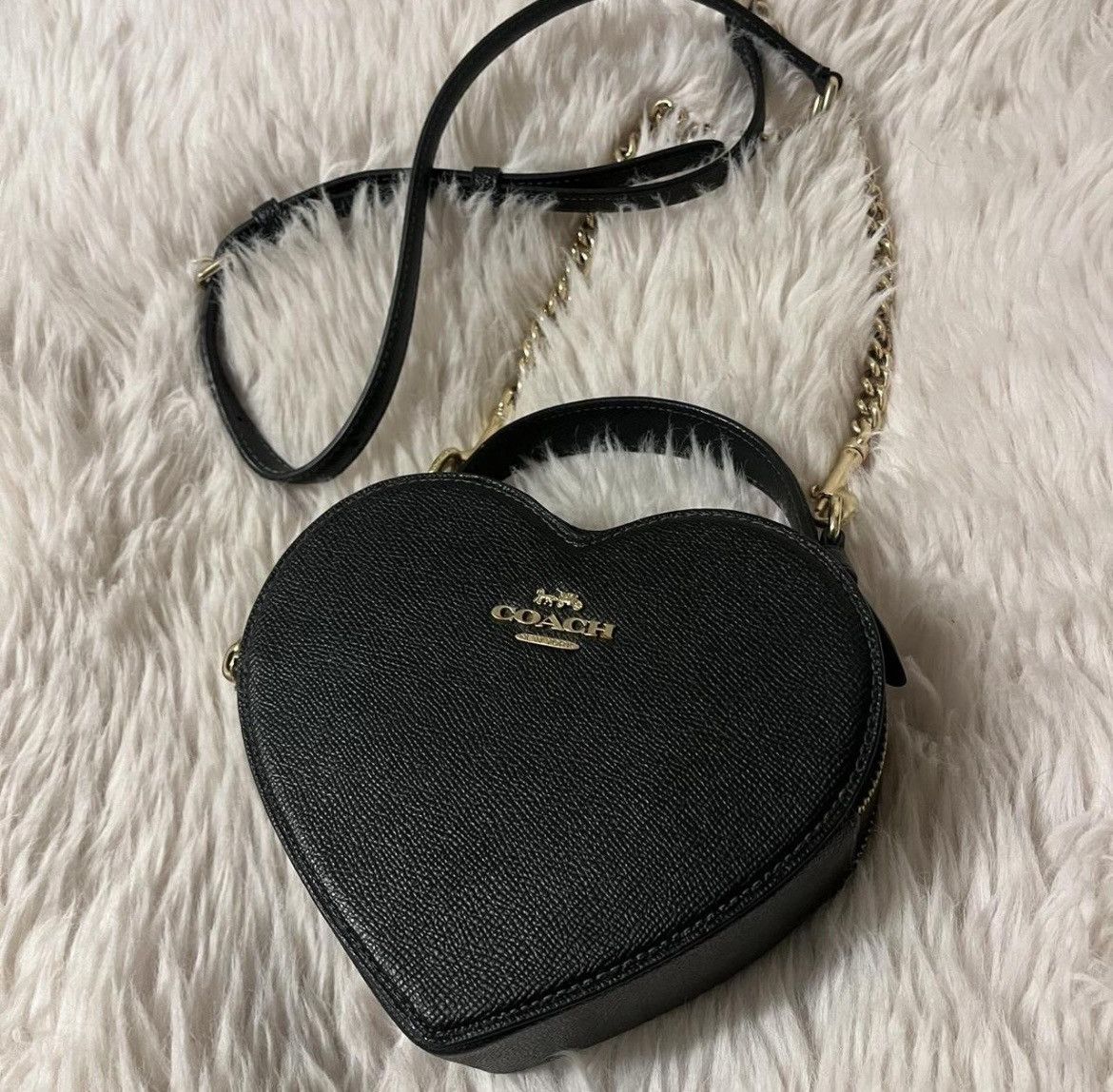 Coach Coach Heart Purse Size ONE SIZE - 1 Thumbnail