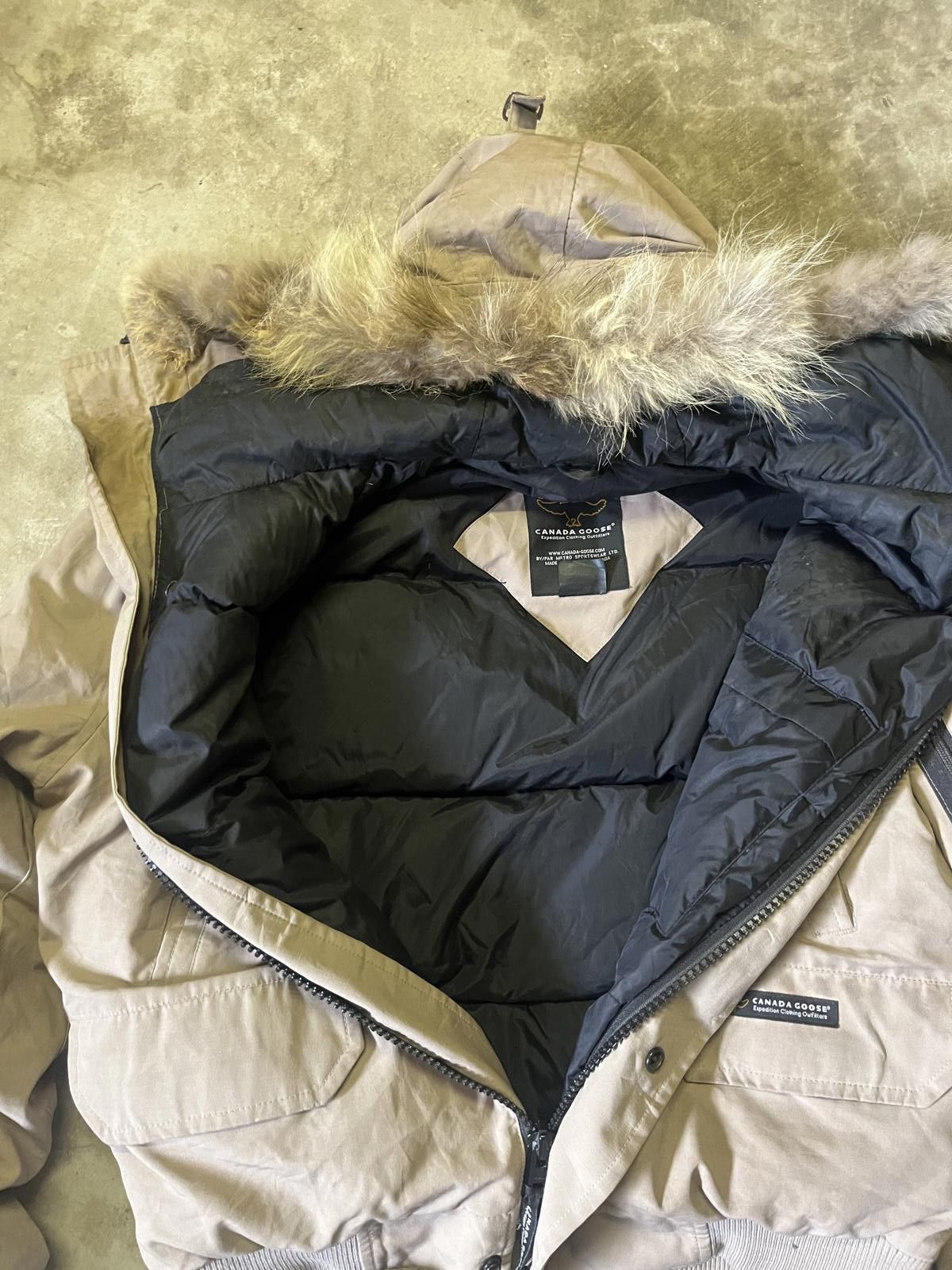 Canada Goose Canada Goose Expedition Jacket with Fur Hood Size US L / EU 52-54 / 3 - 7 Thumbnail