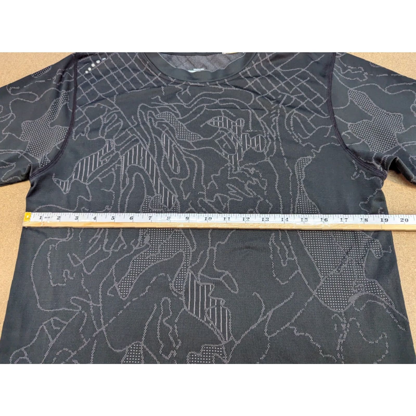 Nike Nike Dry-Fit Sports Shirt Mens M Black Athletic Short Sleeve T-Shirt Size US M / EU 48-50 / 2 - 5 Thumbnail
