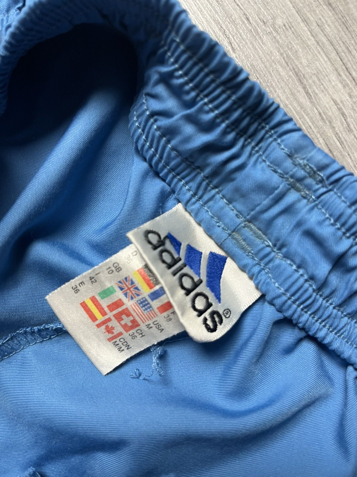 Adidas Vintage Adidas shorts running size Medium Size US 32 / EU 48 - 3 Thumbnail
