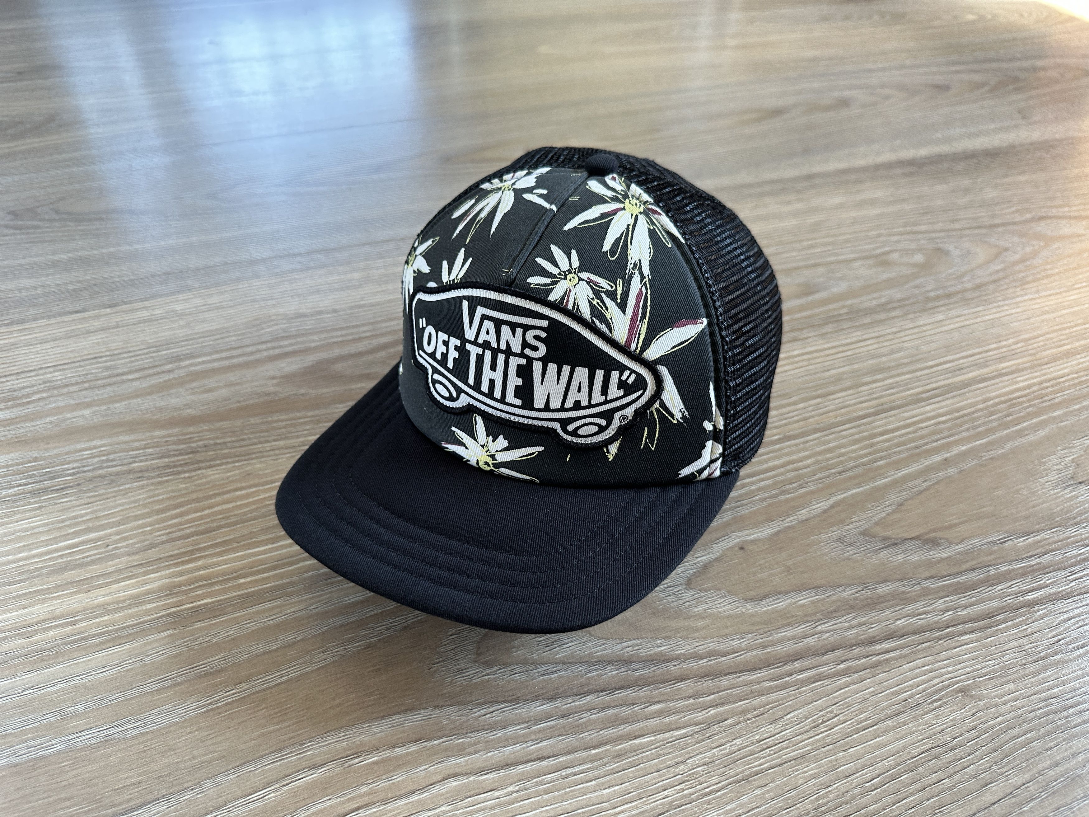 Vans Vans Off The Wall Floral Trucker Snapback Hat Cap Size ONE SIZE - 9 Thumbnail