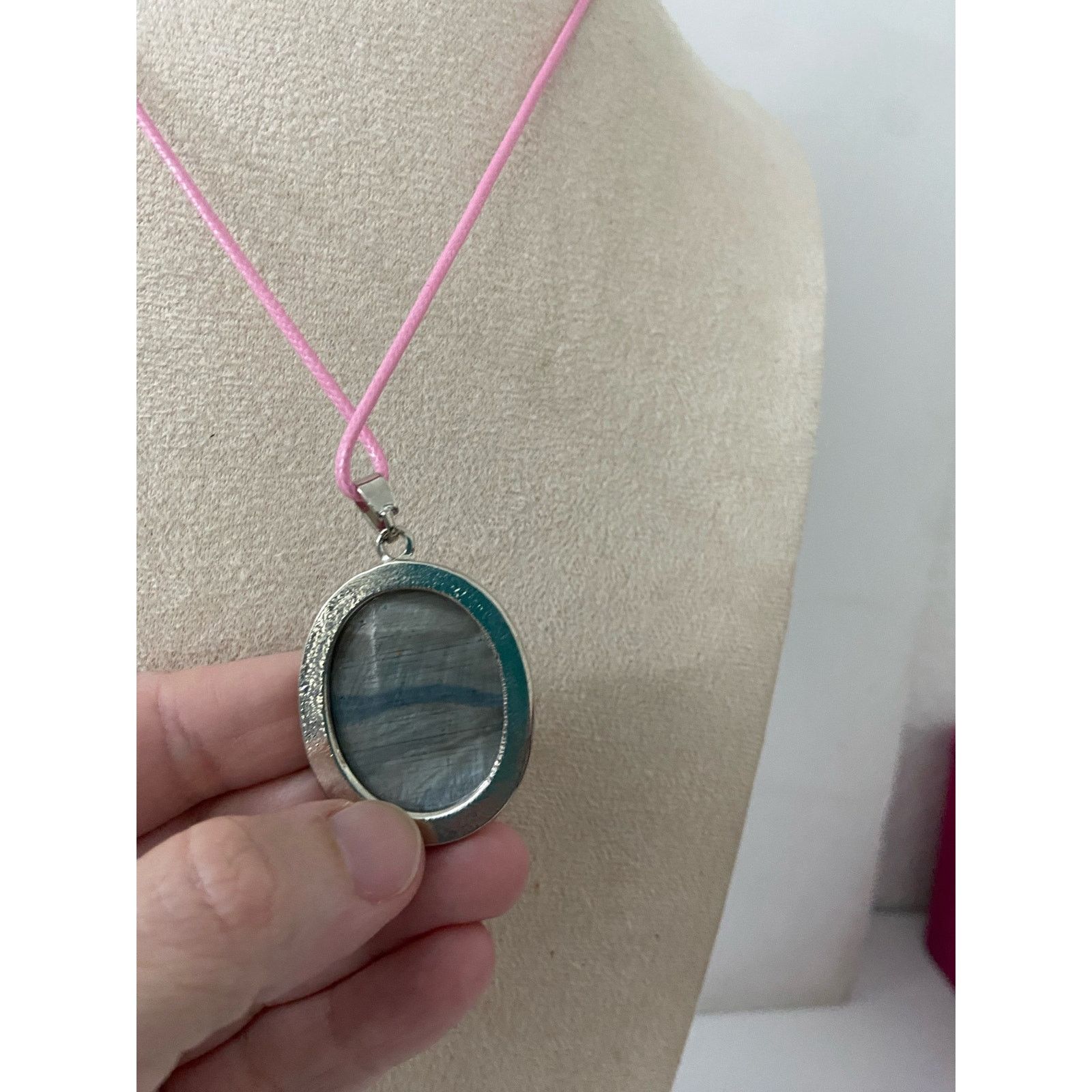 Other Gray oval shell pendant necklace Size ONE SIZE - 3 Thumbnail