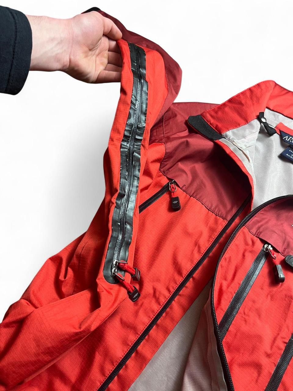 Arc'teryx 1990s rare Arcteryx Theta AR Gore tex xcr jacket vintage Size US L / EU 52-54 / 3 - 13 Thumbnail