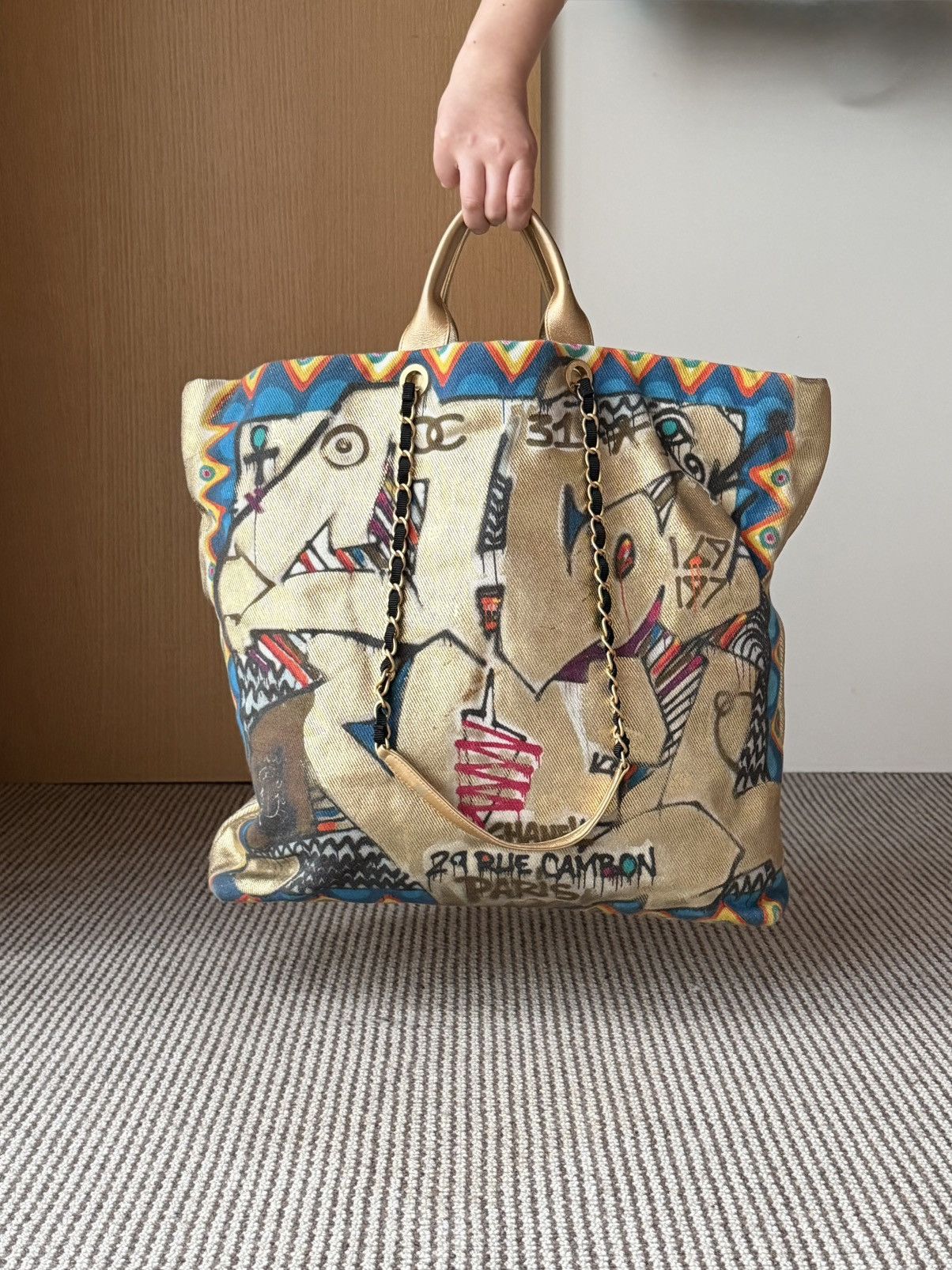 Chanel Chanel 2019 Paris Egypt Graffiti Tote bag Size ONE SIZE - 2 Thumbnail