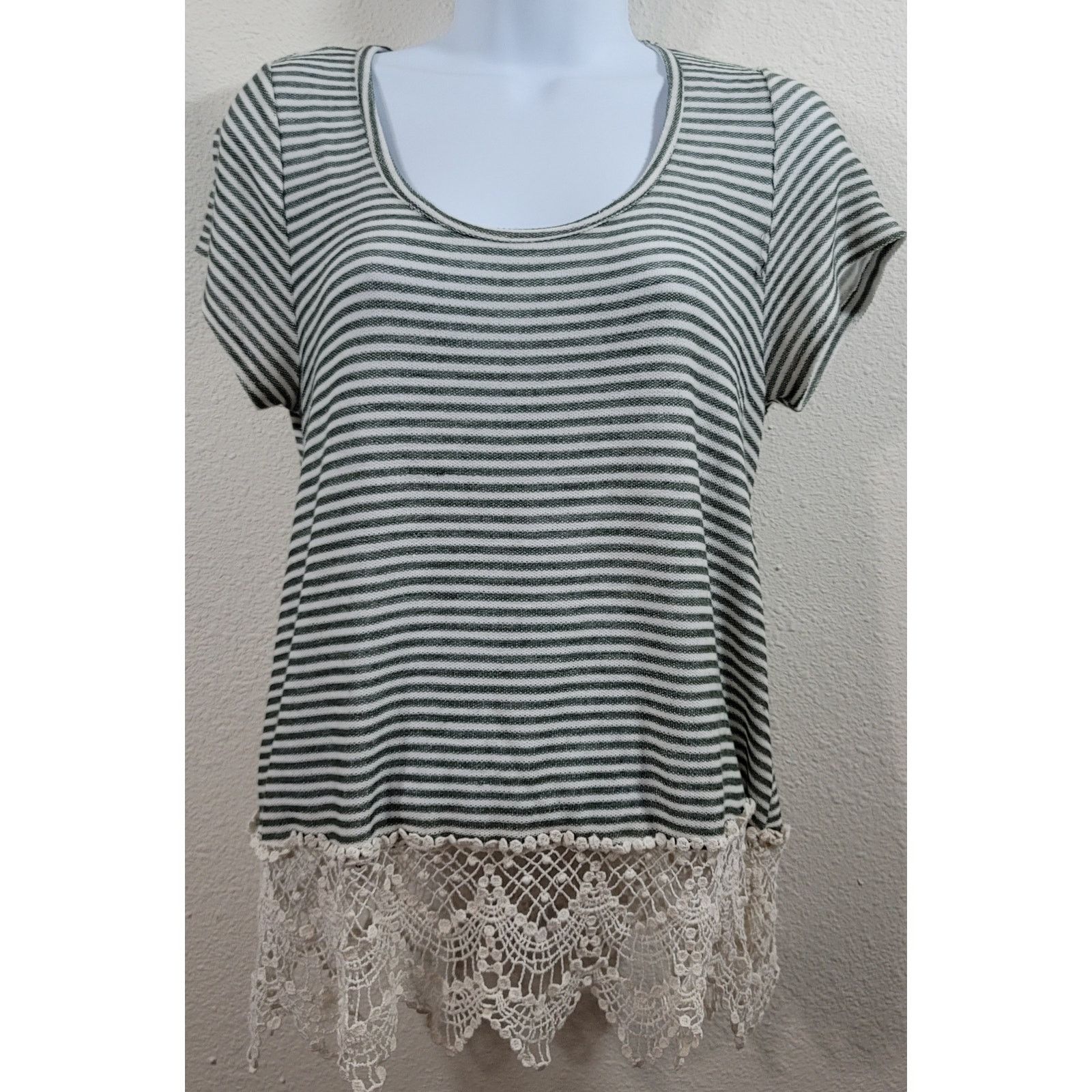 Other Miami Green White Striped Crochet Hem Medium Lightweight Size M / US 6-8 / IT 42-44 - 1 Thumbnail