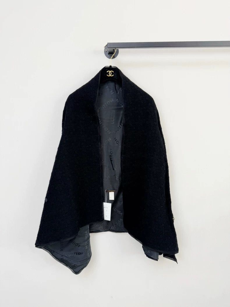 Louis Vuitton Louis Vuitton Wool Silk Logo Cape - dmc Size US M / EU 48-50 / 2 - 1 Thumbnail