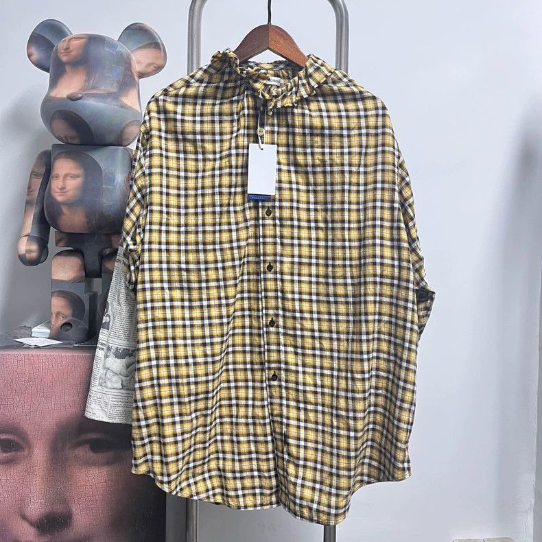 Balenciaga Balenciaga Newspaper Check Shirt J2301 - dmc Size US XS / EU 42 / 0 - 1 Thumbnail