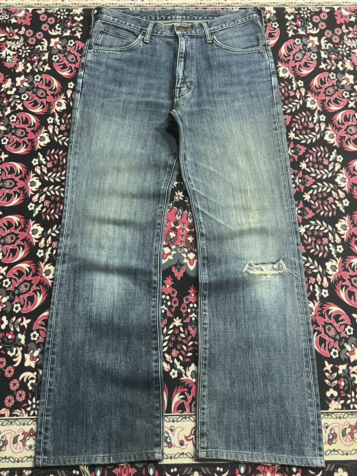 Wrangler Vintage Wrangler Blue Washed Distressed Flare Jeans Size US 32 / EU 48 - 1 Thumbnail