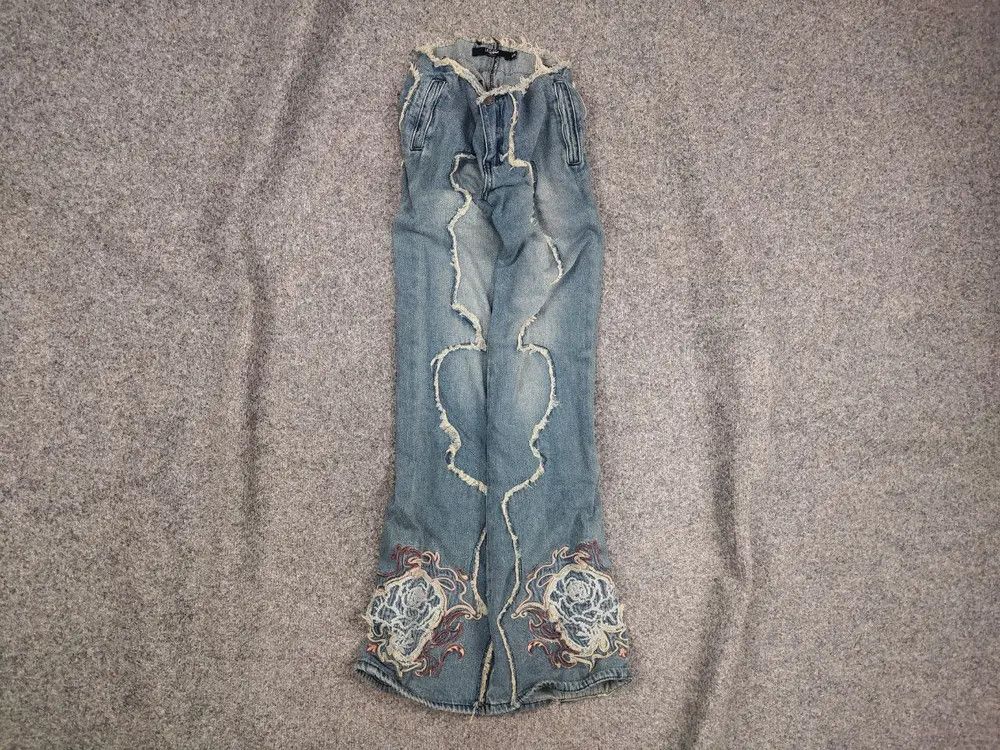 Le Grande Bleu (L.G.B.) Vtg Hysteric Glamour Style Flared embroidered Denim Jeans Size 25" / US 0 / IT 36 - 1 Thumbnail