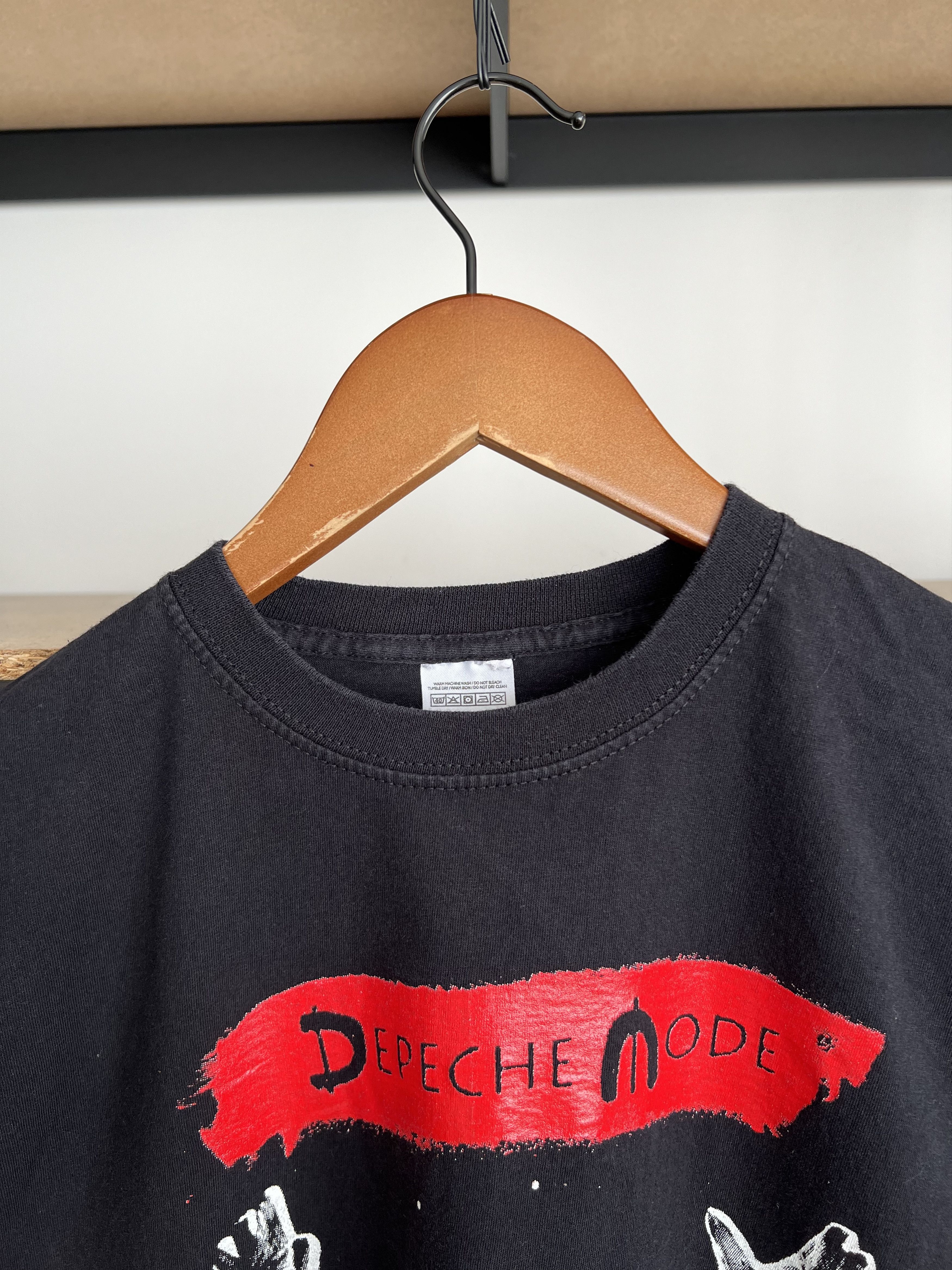 Band Tees Vintage 2000s Depeche Mode Global Spirit Tour Black T-shirt Size US M / EU 48-50 / 2 - 8 Thumbnail
