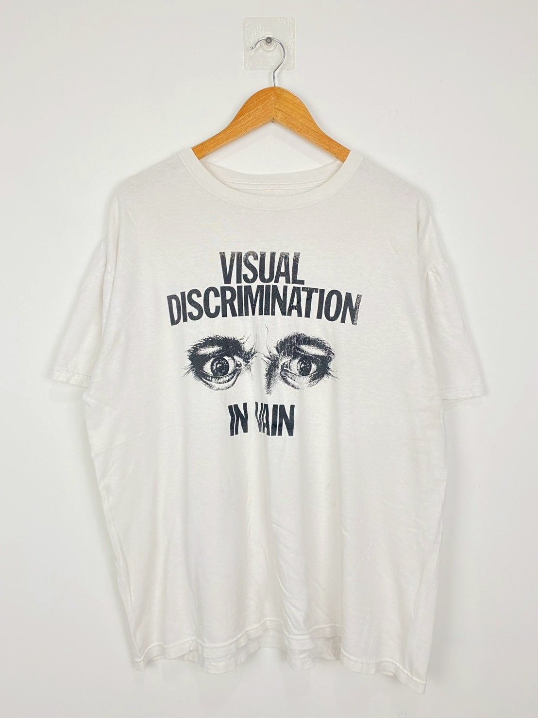 Vintage Vintage Visual Discrimination In Vain T-Shirts DO1240 Size US XL / EU 56 / 4 - 1 Thumbnail