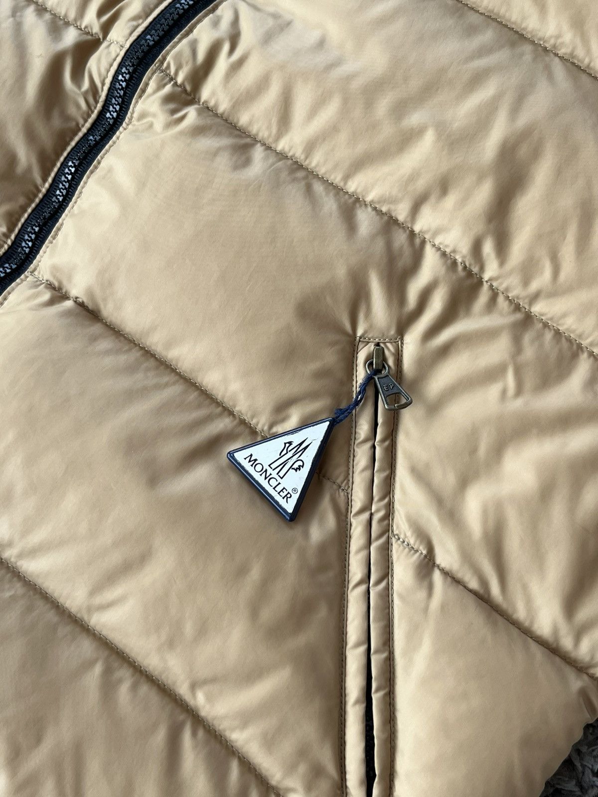 Moncler Vintage Luxury Puffer Vest Moncler Grenoble Size US L / EU 52-54 / 3 - 3 Thumbnail