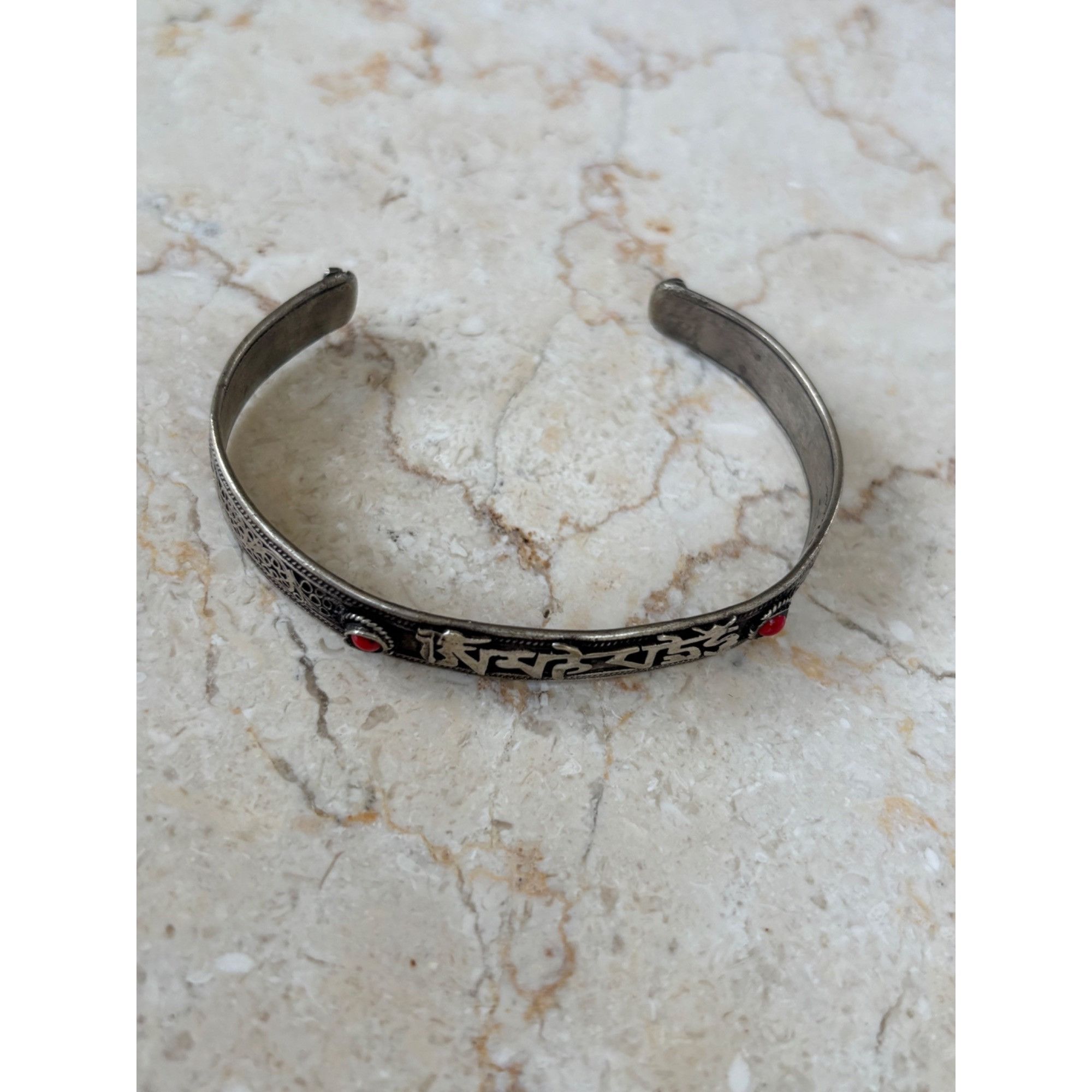 Vintage Tibetan-Inspired Silver Cuff Bracelet With Red Gemstones & E Size ONE SIZE - 2 Thumbnail