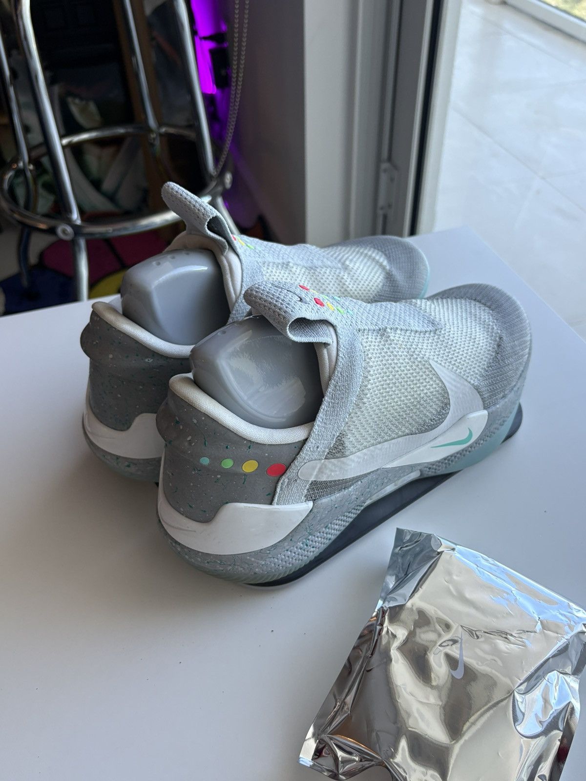 Nike Nike Adapt BB, Men’s 11.5 (OG Auto Lacing, W Box & Charger) Size US 11.5 / EU 44-45 - 8 Thumbnail
