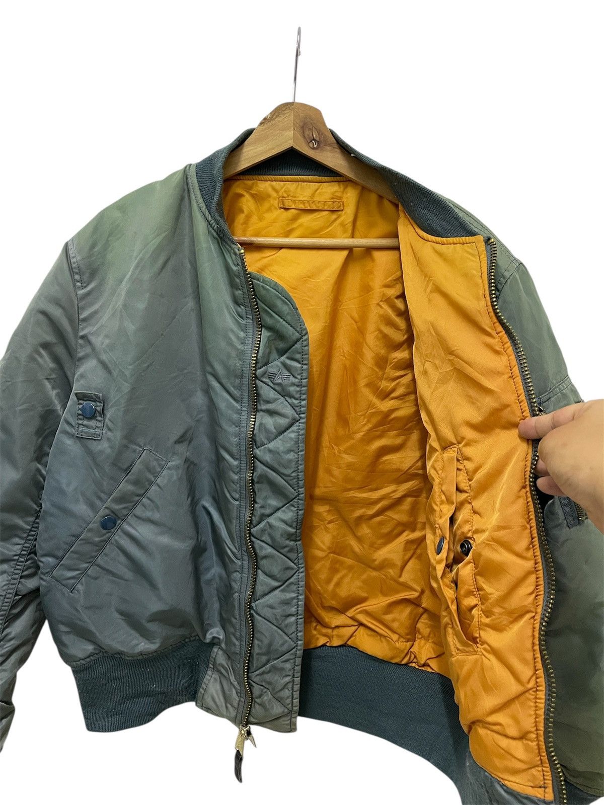 Alpha Industries Alpha Industries Nylon Bomber Jacket Distressed Size US L / EU 52-54 / 3 - 4 Thumbnail