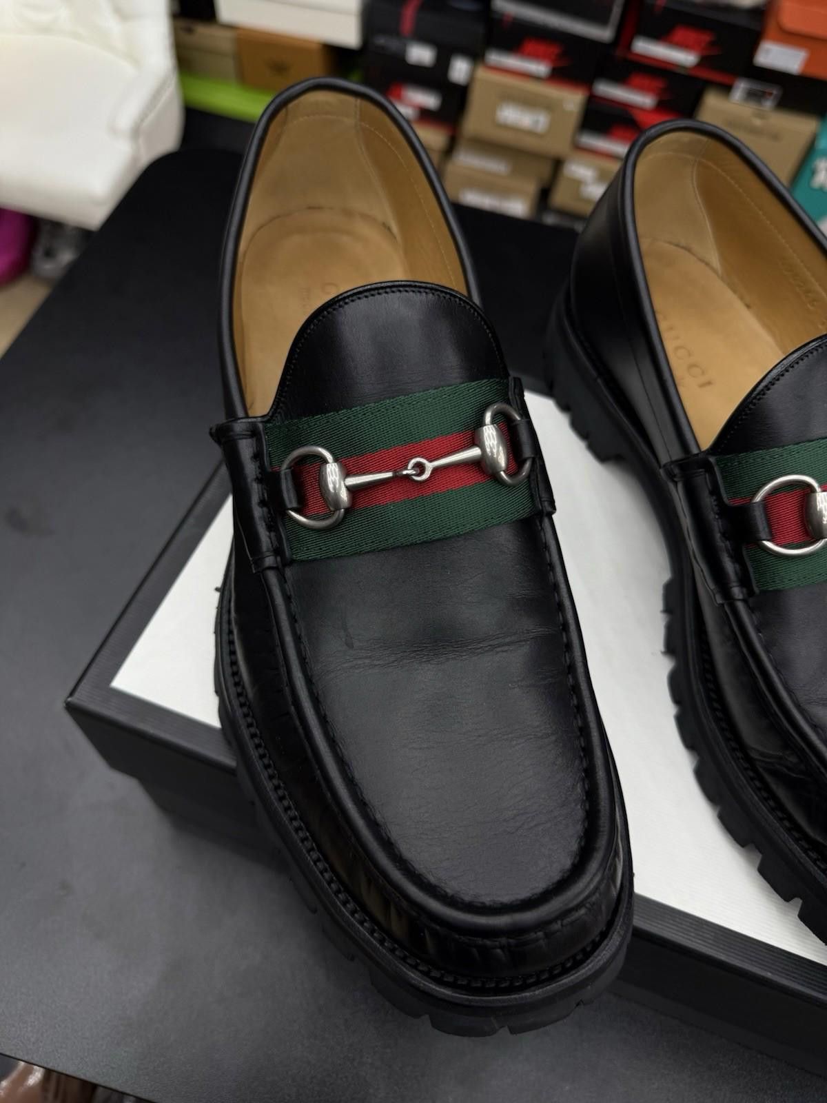 Gucci Men’s Gucci Dress Loafers Sneakers Leather $950 10G/10.5US Size US 10.5 / EU 43-44 - 7 Thumbnail