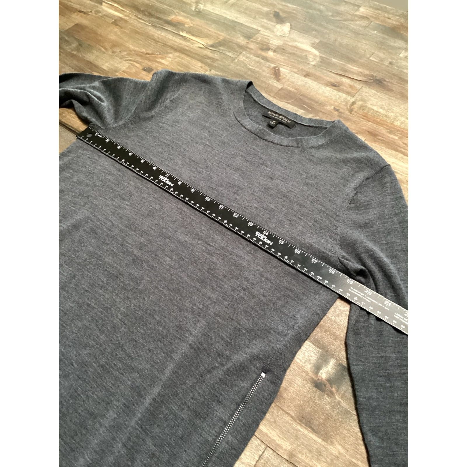 Banana Republic VINTAGE Banana Republic Tunic Sweater Women M Gray 100% Merino Wool Side Zippers Size M / US 6-8 / IT 42-44 - 4 Thumbnail