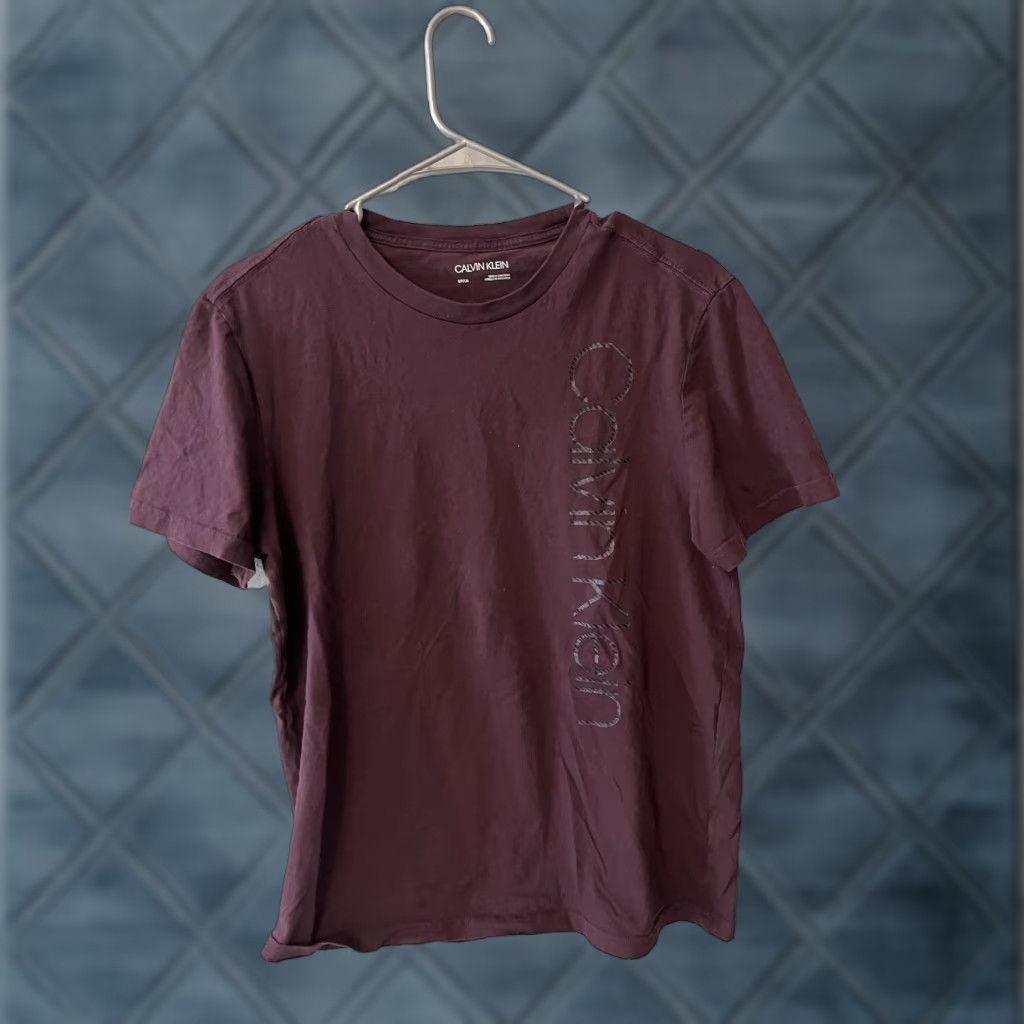 Calvin Klein Calvin Klein T-Shirt Short Sleeve Crew Neck Logo Maroon Size S Men Regular Vintage No Size US S / EU 44-46 / 1 - 1 Thumbnail
