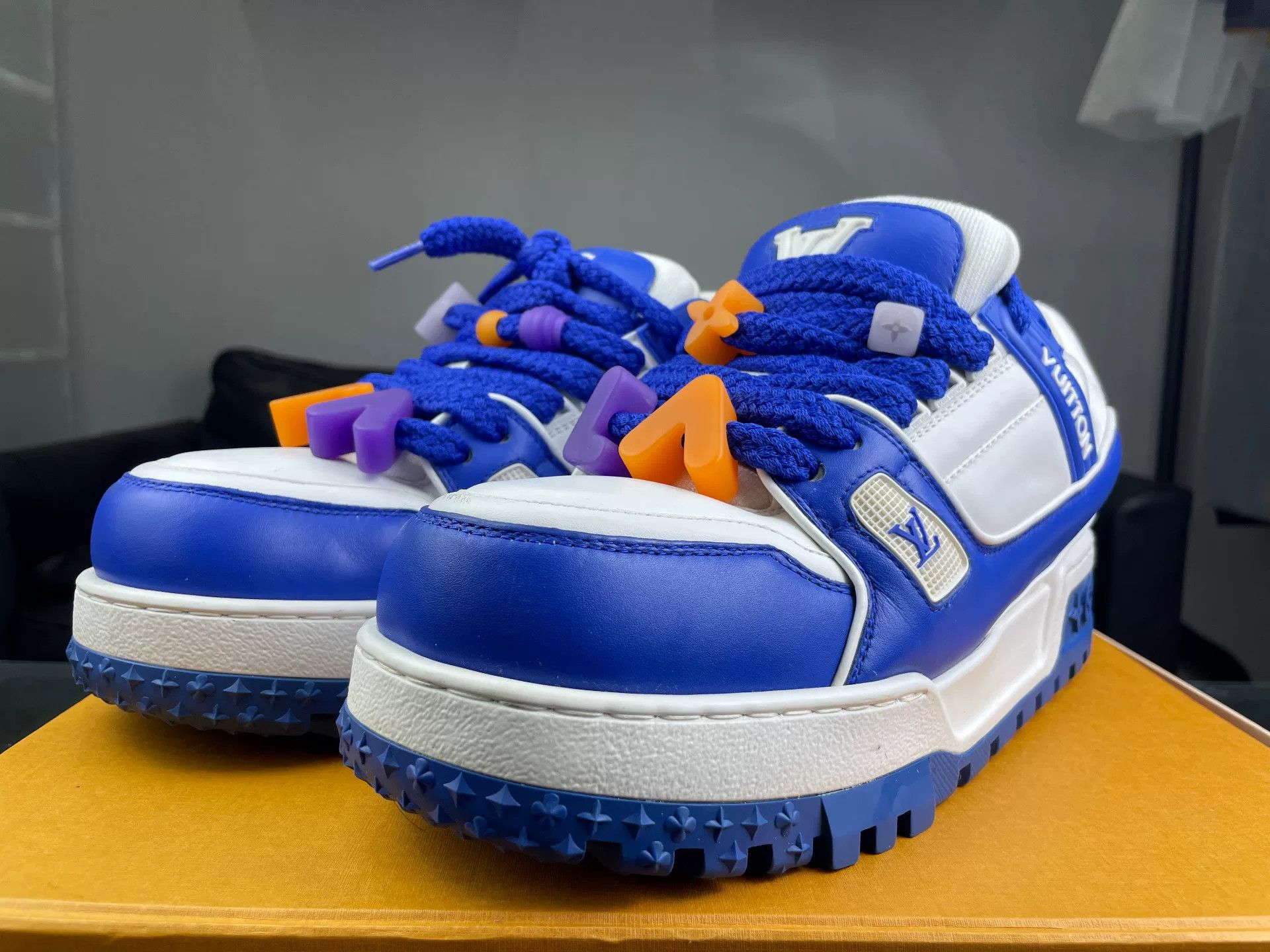 Louis Vuitton Louis Vuitton Blue Lowtop Sneakers 9 Men Size US 9 / EU 42 - 1 Thumbnail