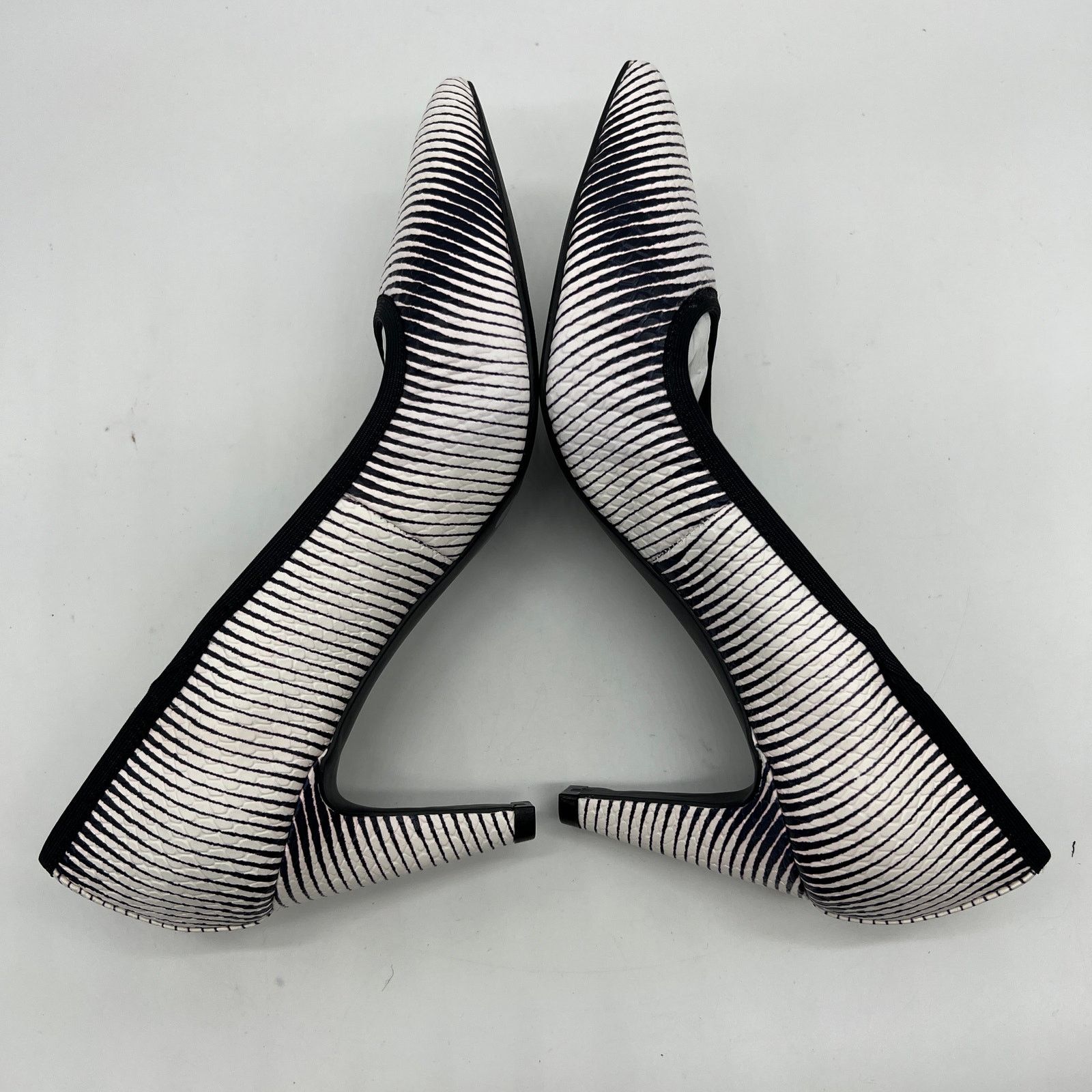 Other Lori Goldstein Collection Novelty Pumps Size 7 M Zebra Size US 7 / IT 37 - 2 Thumbnail
