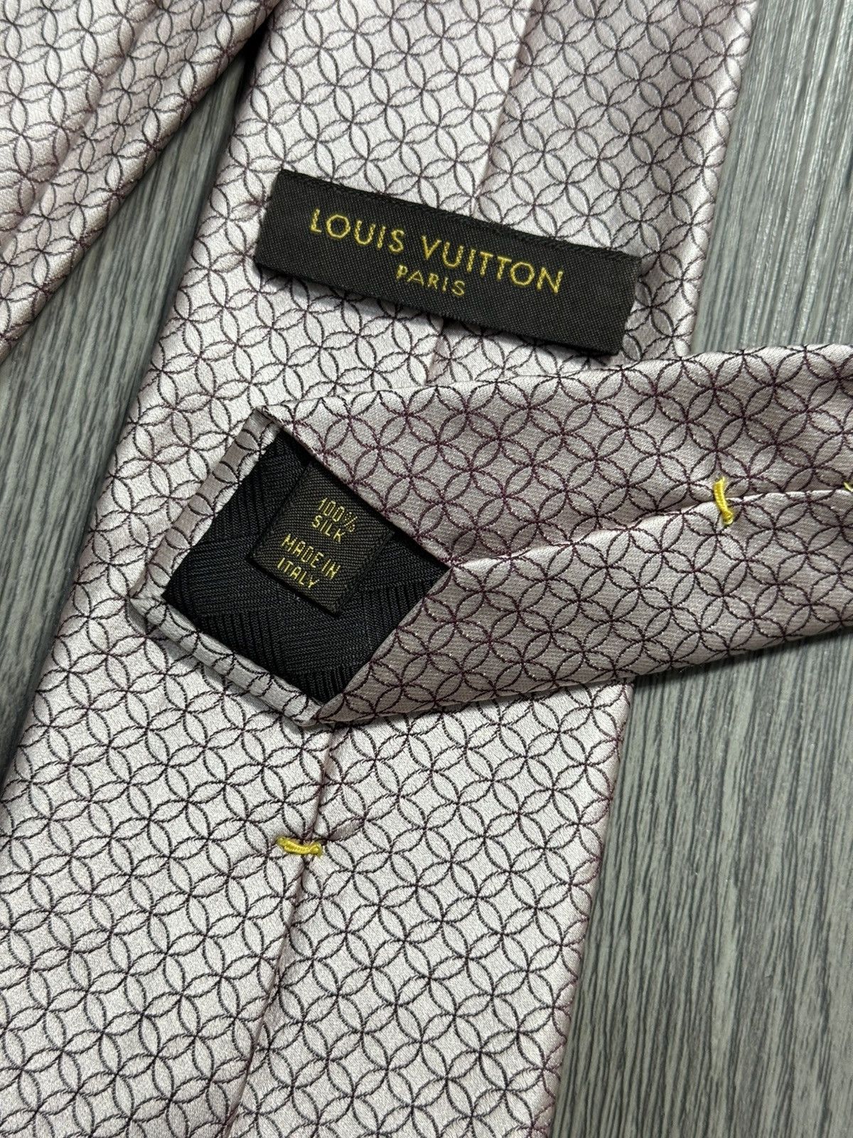 Louis Vuitton Louis Vuitton Paris Silk Tie Size ONE SIZE - 2 Thumbnail