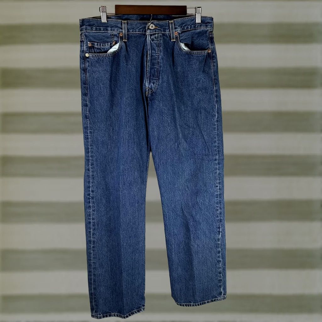 Levi's VINTAGE Levi's 501 Jeans Mens 36x30 Blue Button Fly Straight Leg Denim Size US 36 / EU 52 - 1 Thumbnail