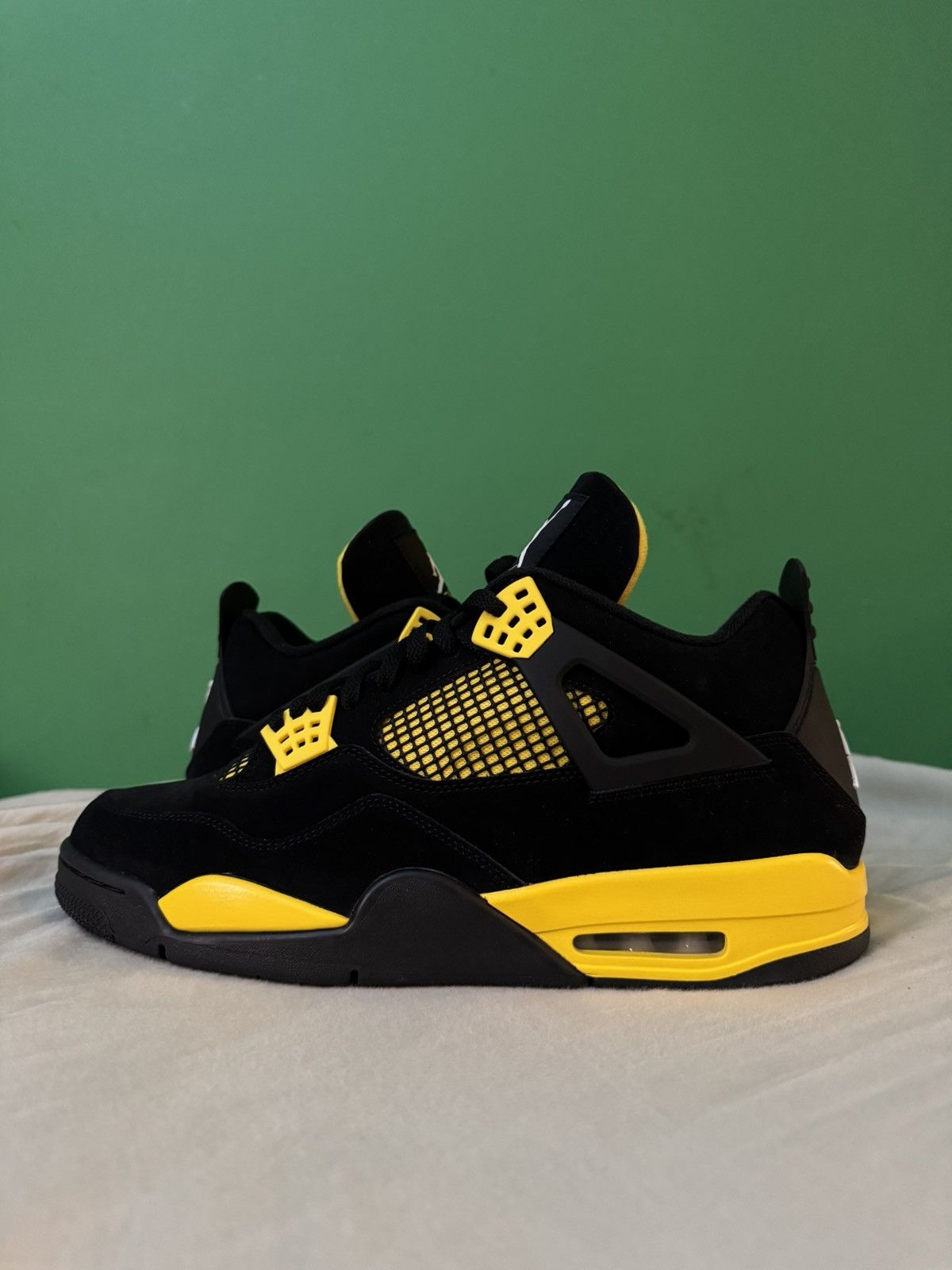 Jordan Brand Jordan 4 Thunder 2023 Size US 13 / EU 46 - 1 Thumbnail